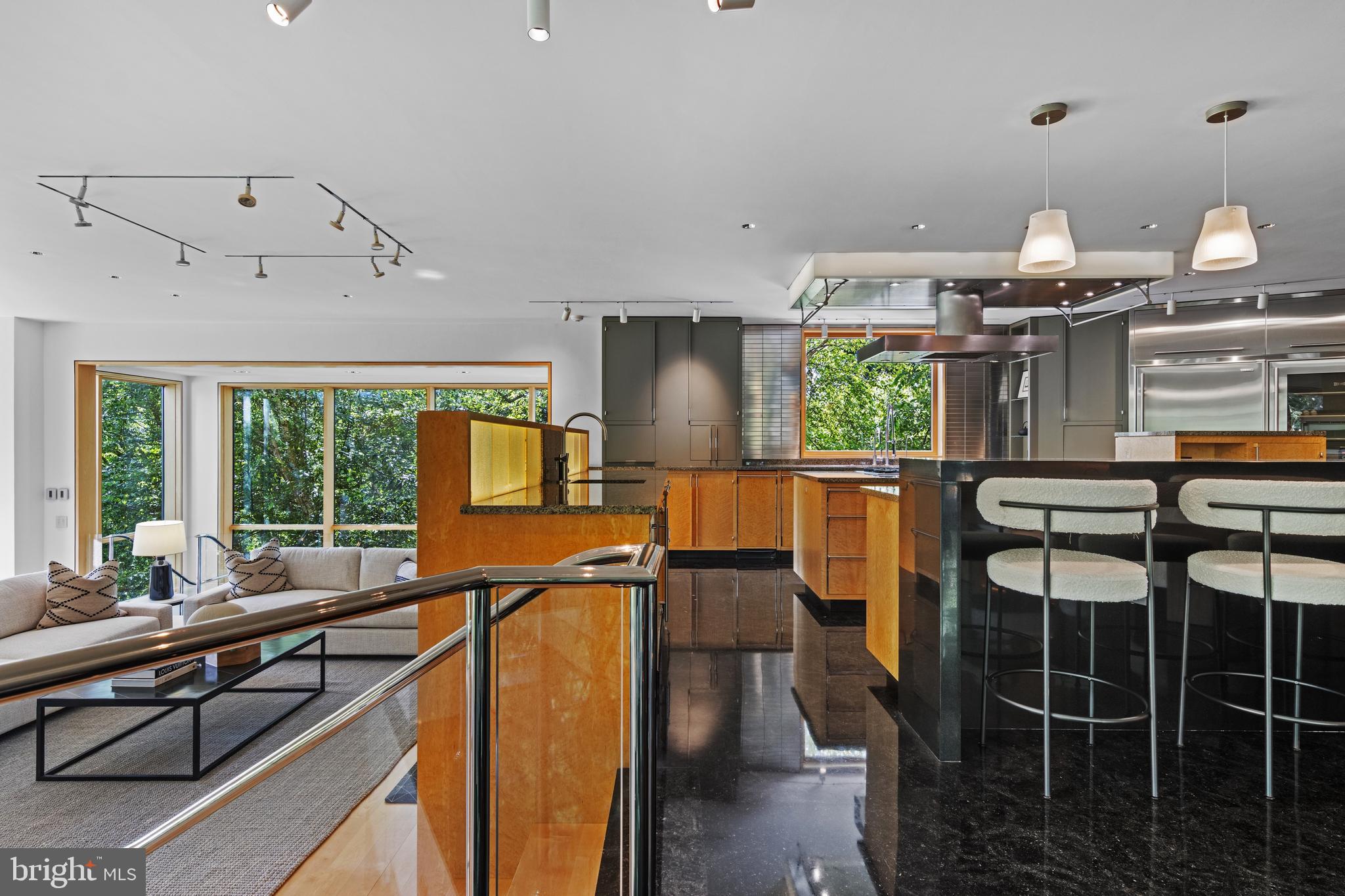 RAVENSCLIFF - Residential