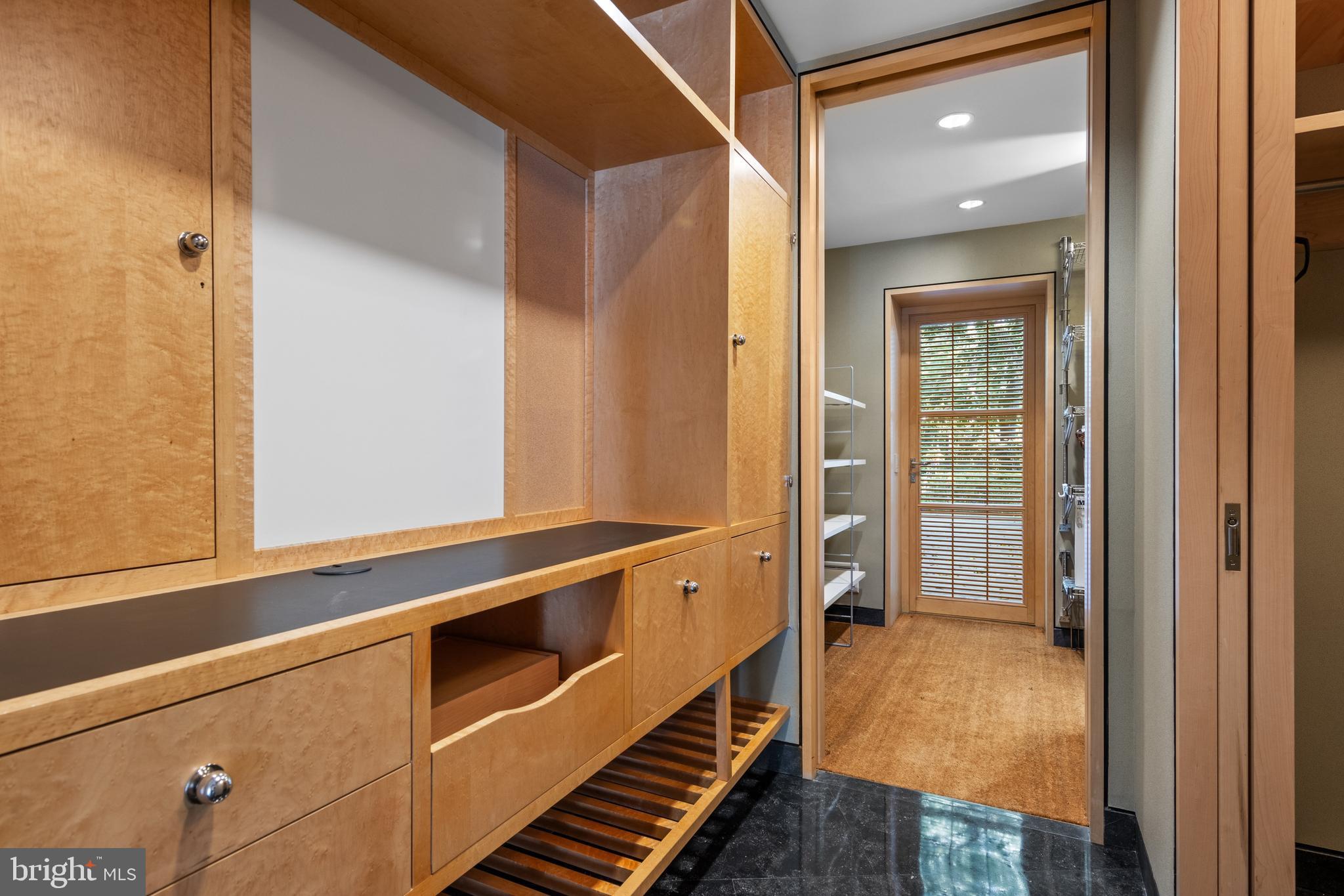 RAVENSCLIFF - Residential