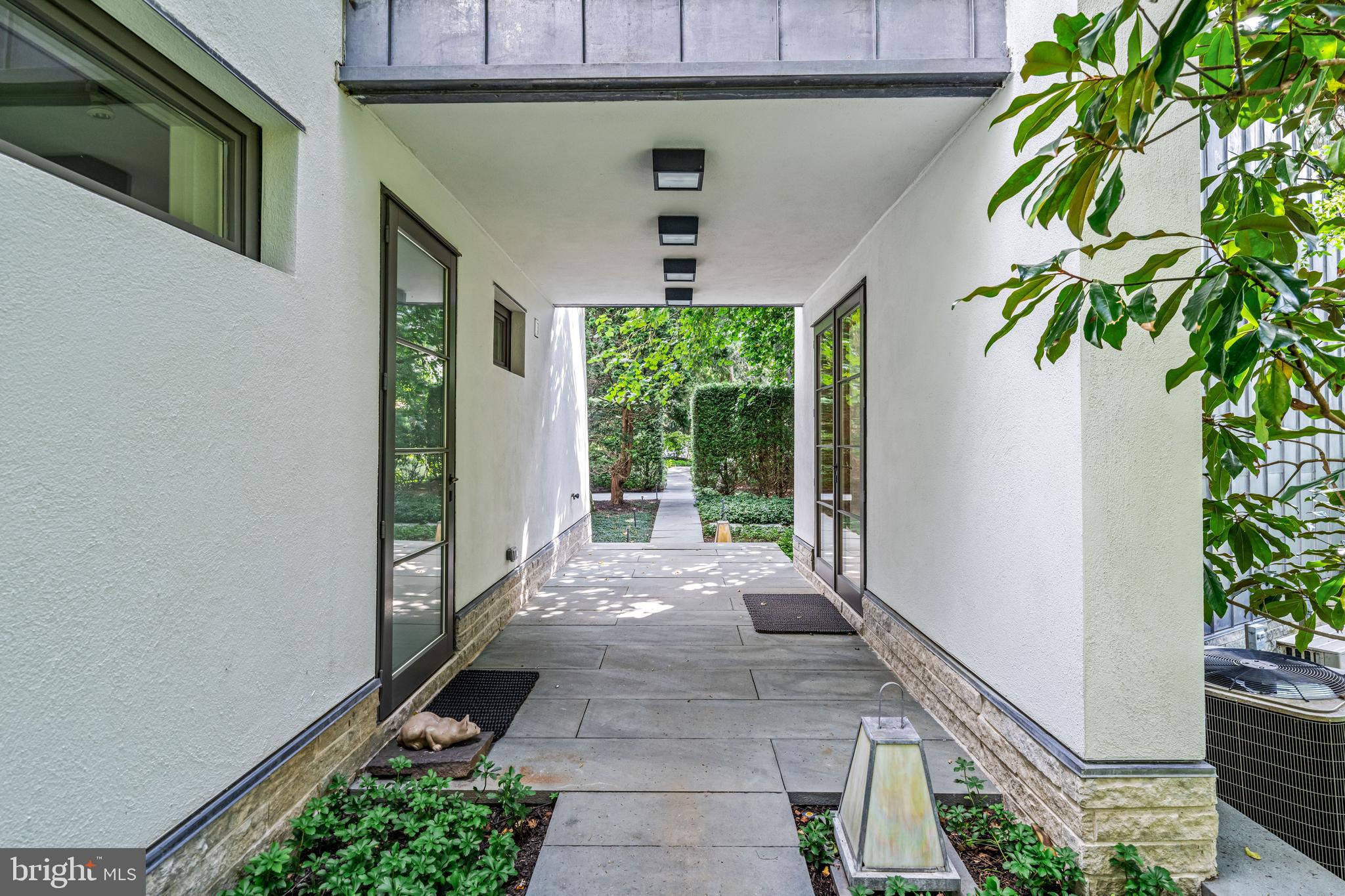 RAVENSCLIFF - Residential