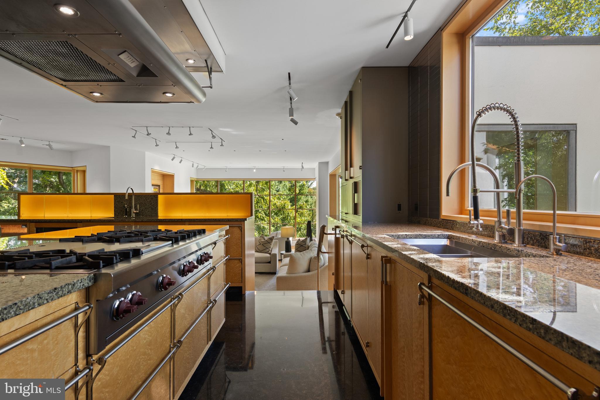 RAVENSCLIFF - Residential