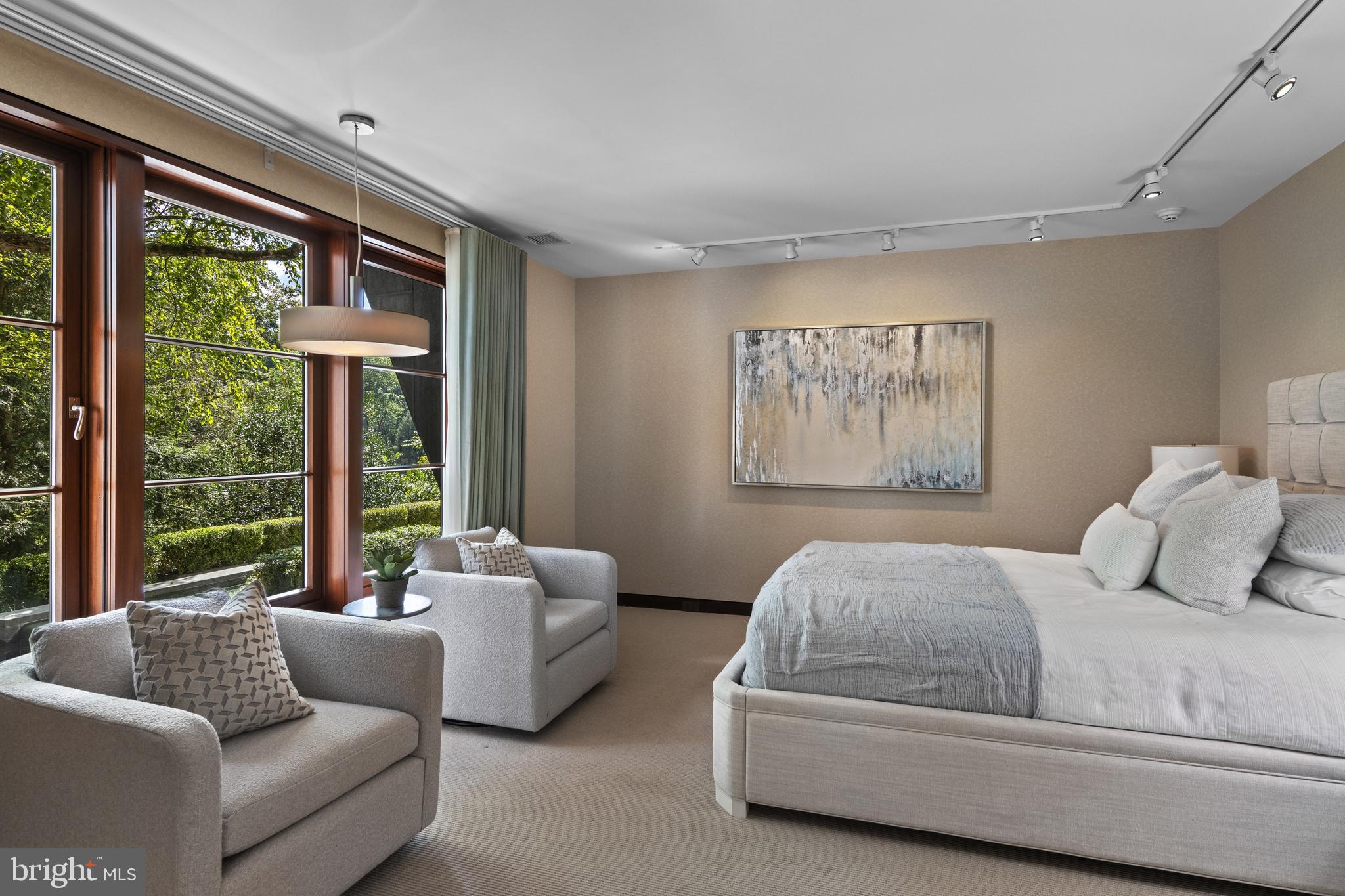 RAVENSCLIFF - Residential