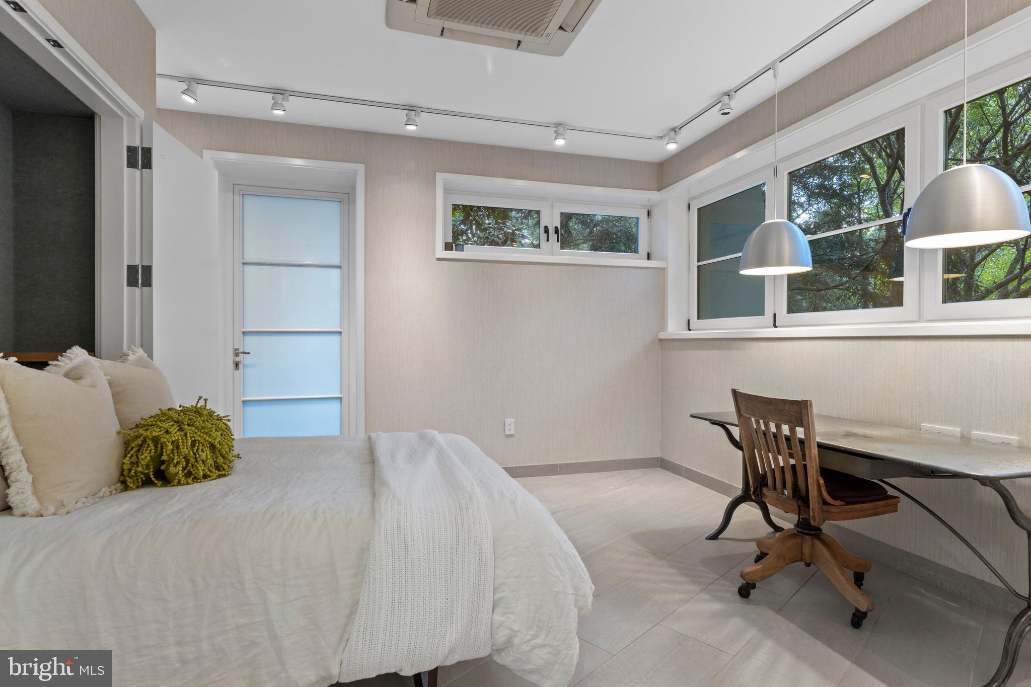 RAVENSCLIFF - Residential