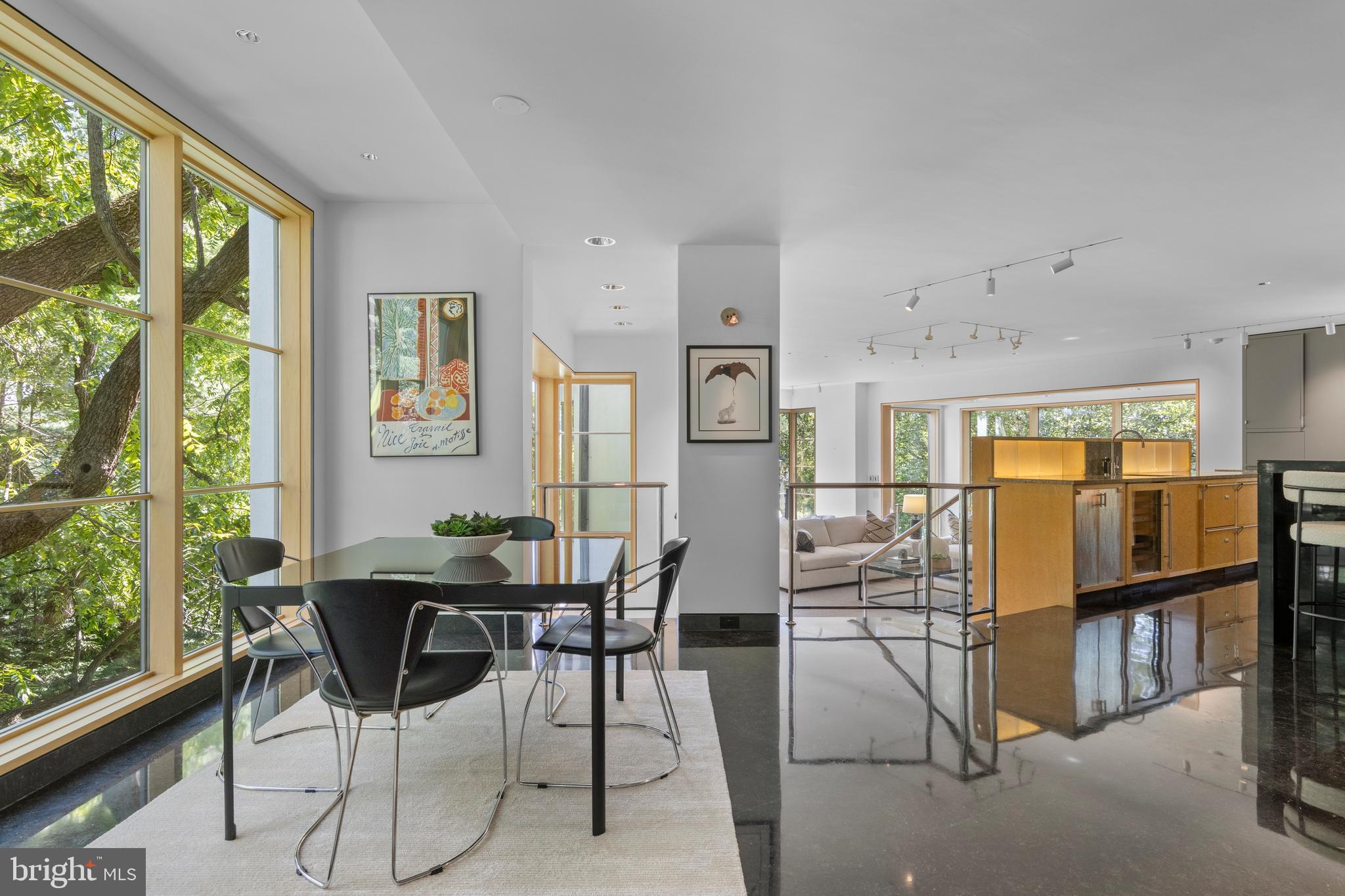 RAVENSCLIFF - Residential