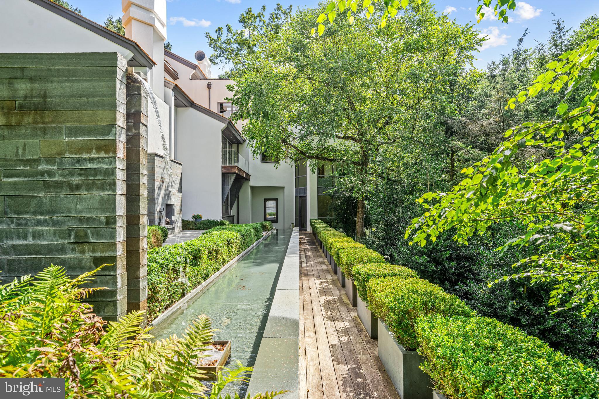 RAVENSCLIFF - Residential