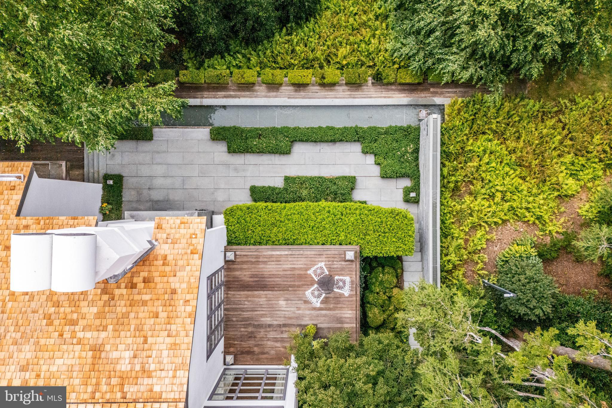 RAVENSCLIFF - Residential