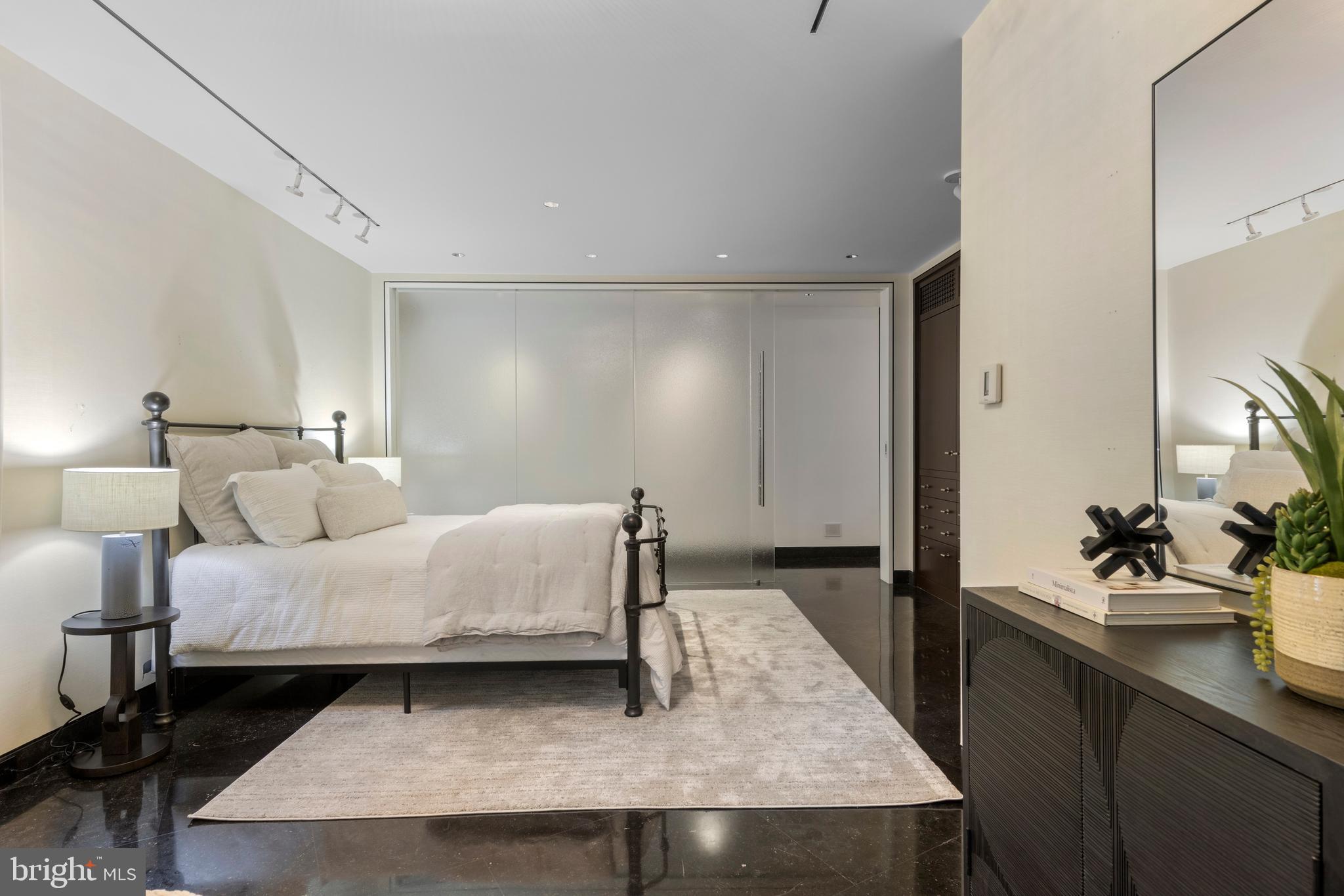 RAVENSCLIFF - Residential