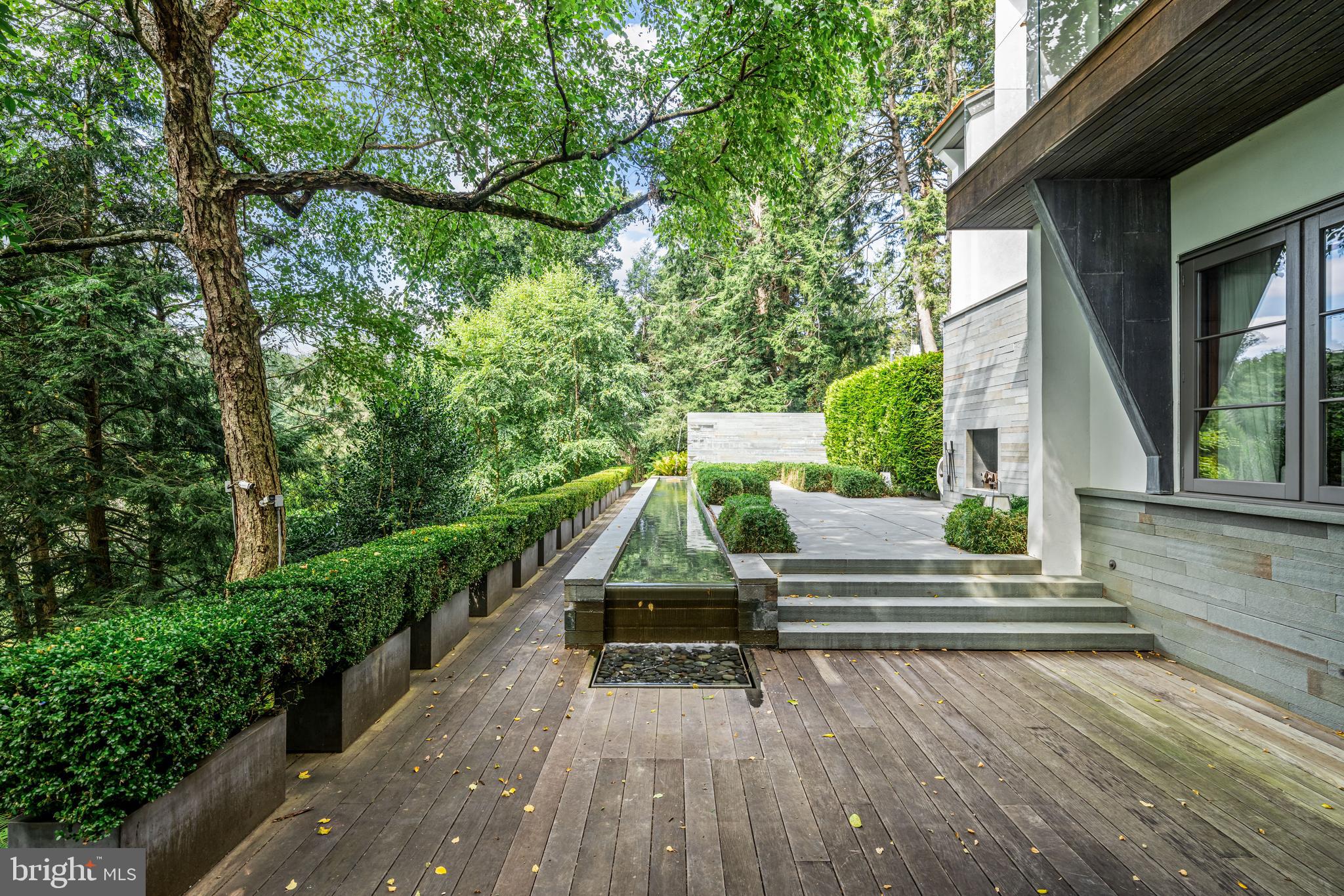 RAVENSCLIFF - Residential