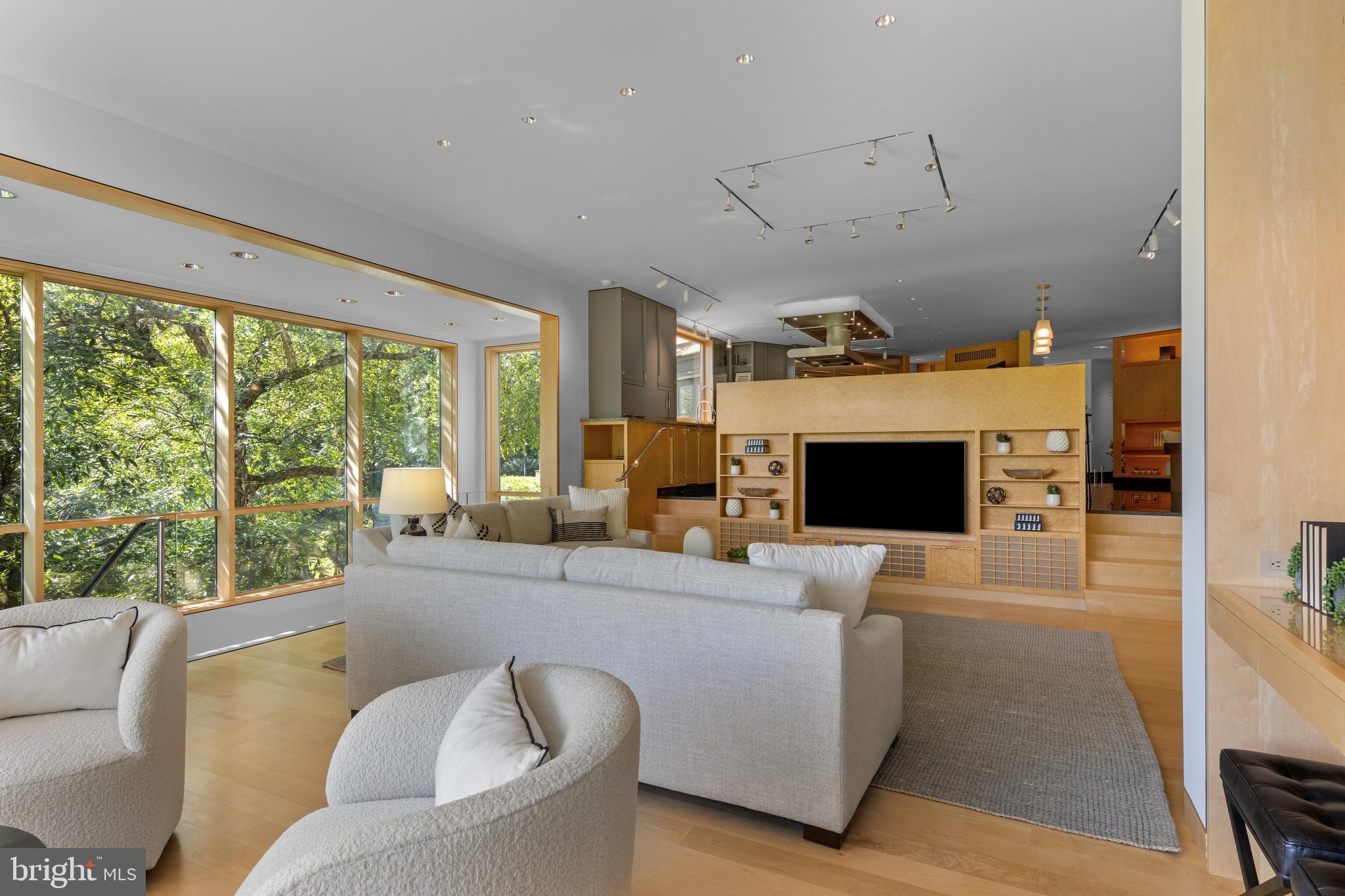 RAVENSCLIFF - Residential