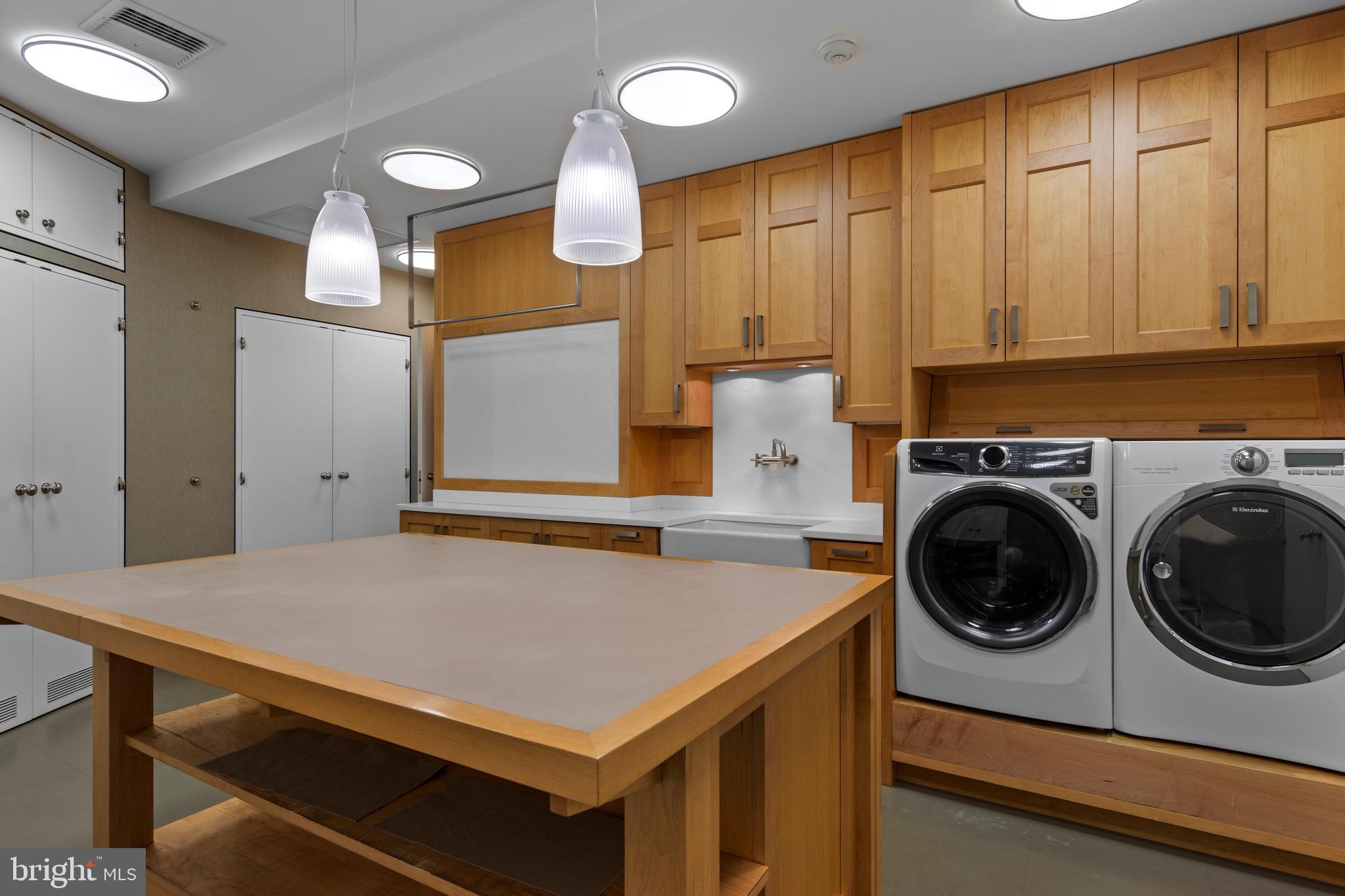 RAVENSCLIFF - Residential