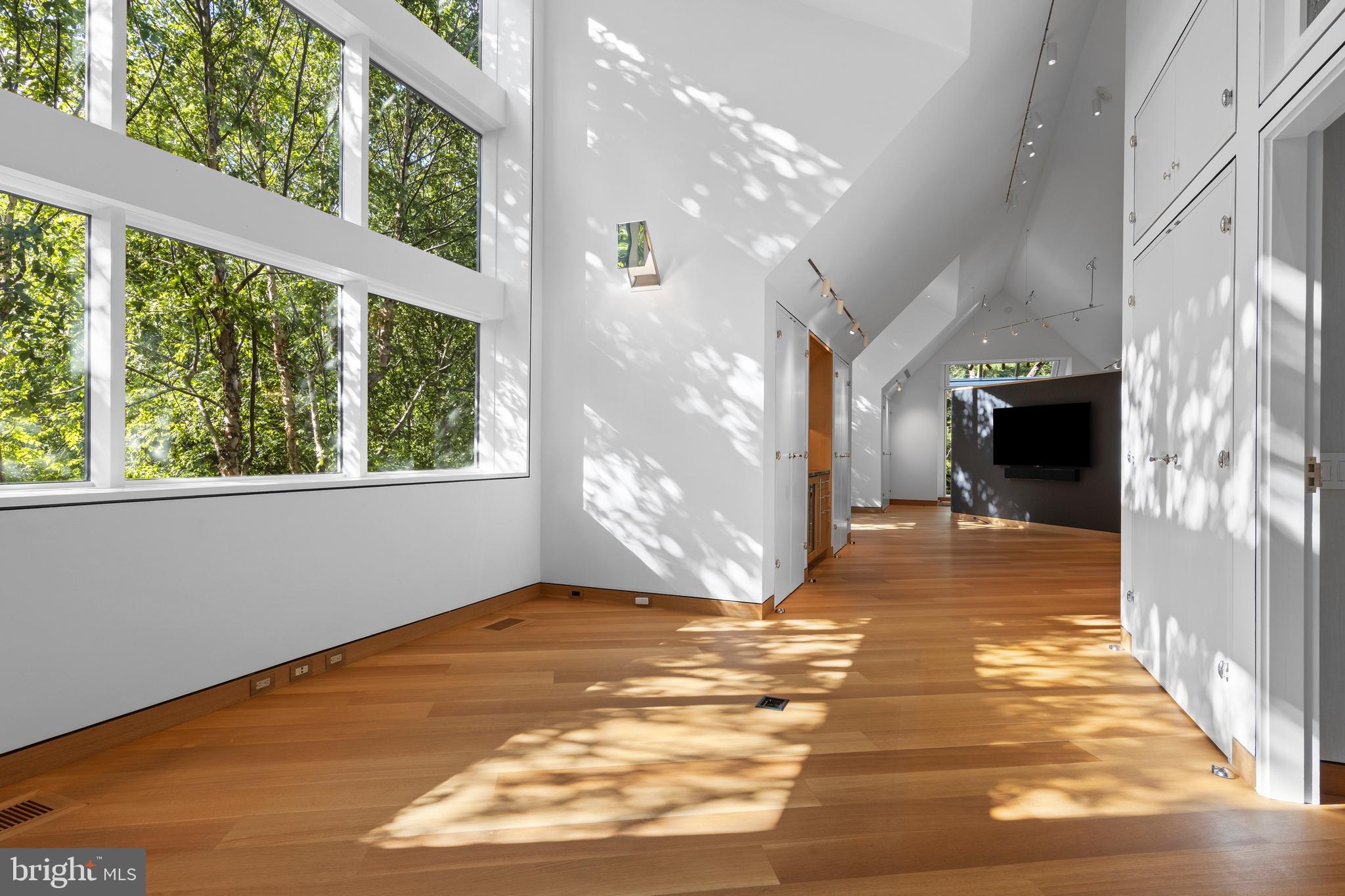 RAVENSCLIFF - Residential