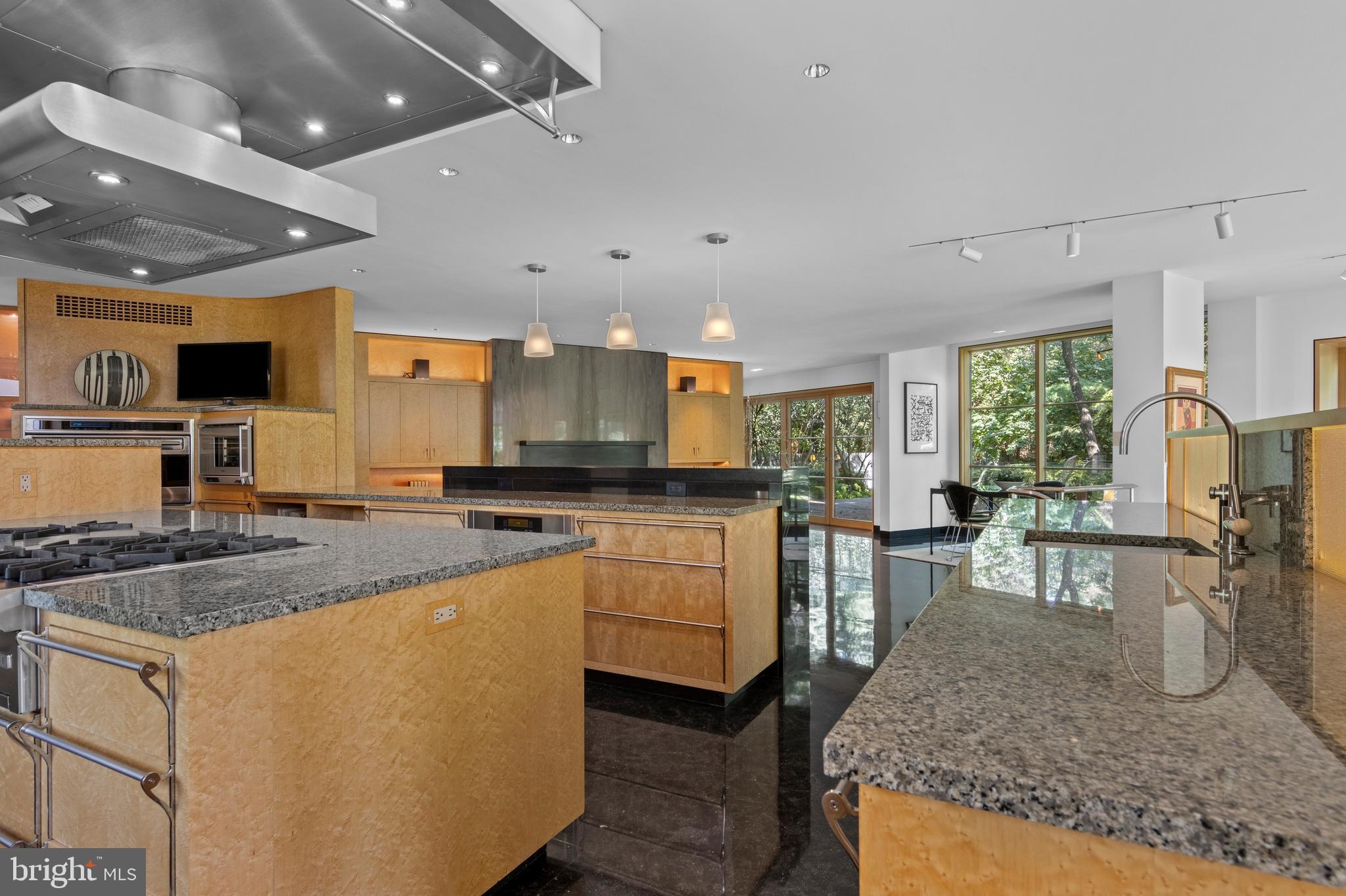 RAVENSCLIFF - Residential