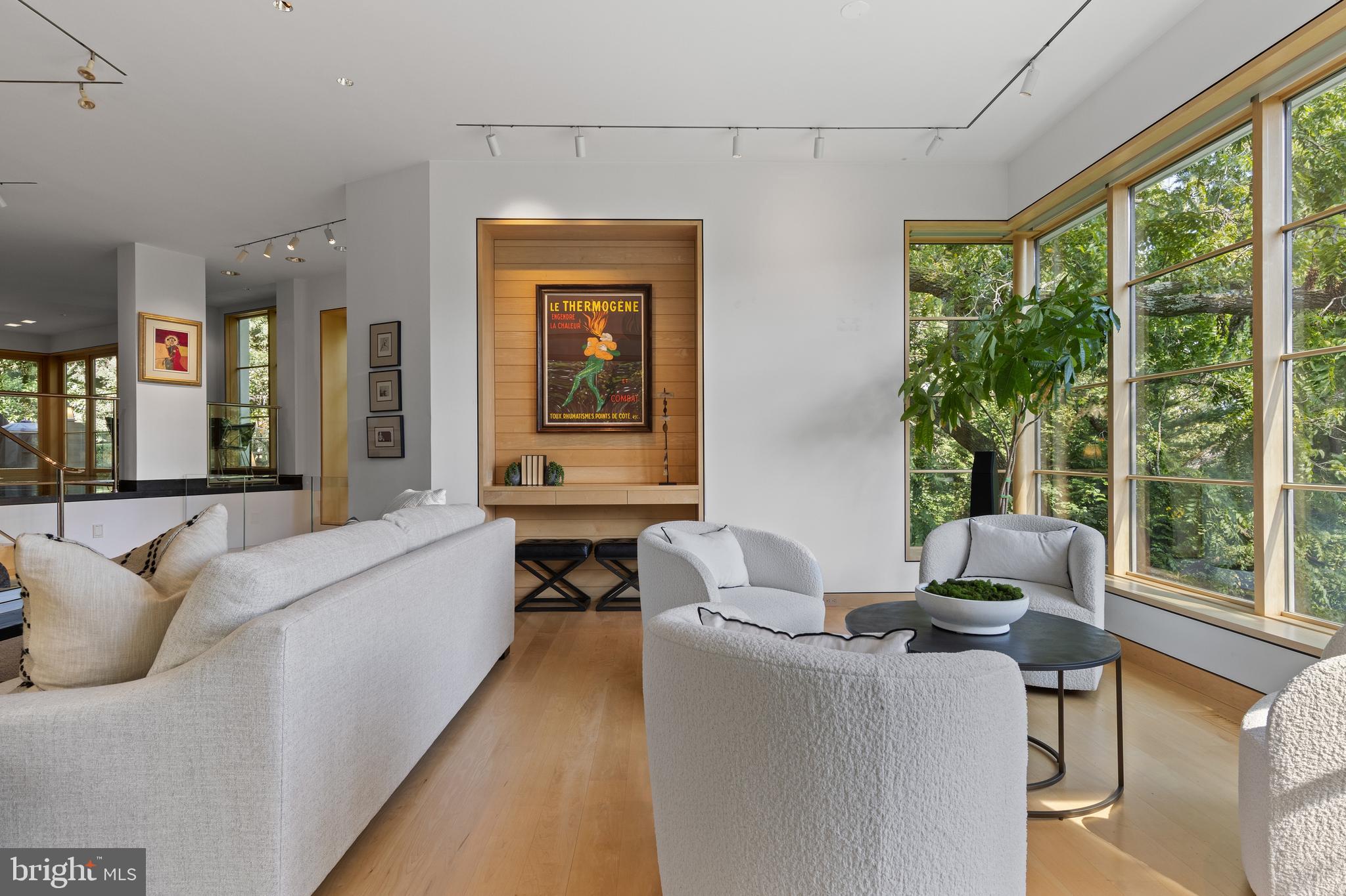 RAVENSCLIFF - Residential