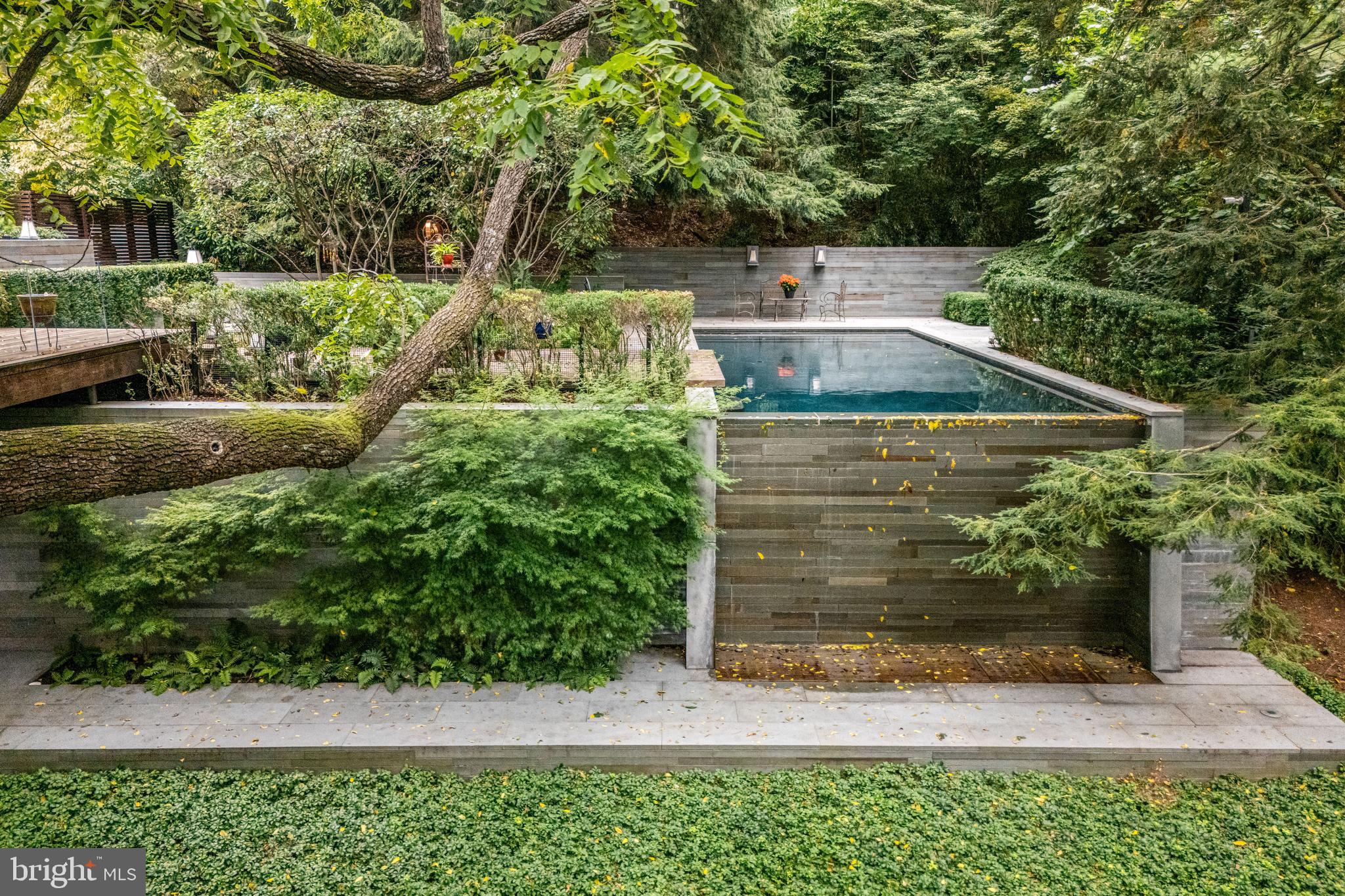 RAVENSCLIFF - Residential