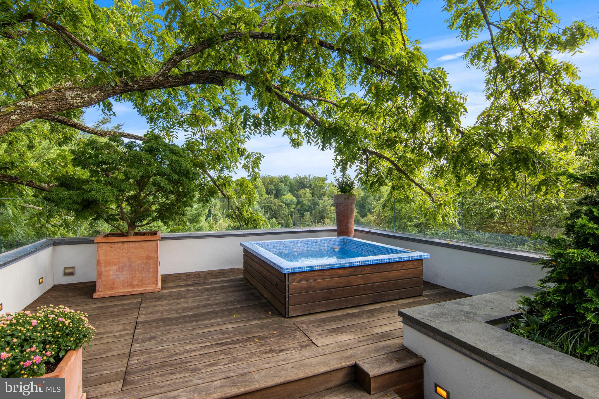 RAVENSCLIFF - Residential