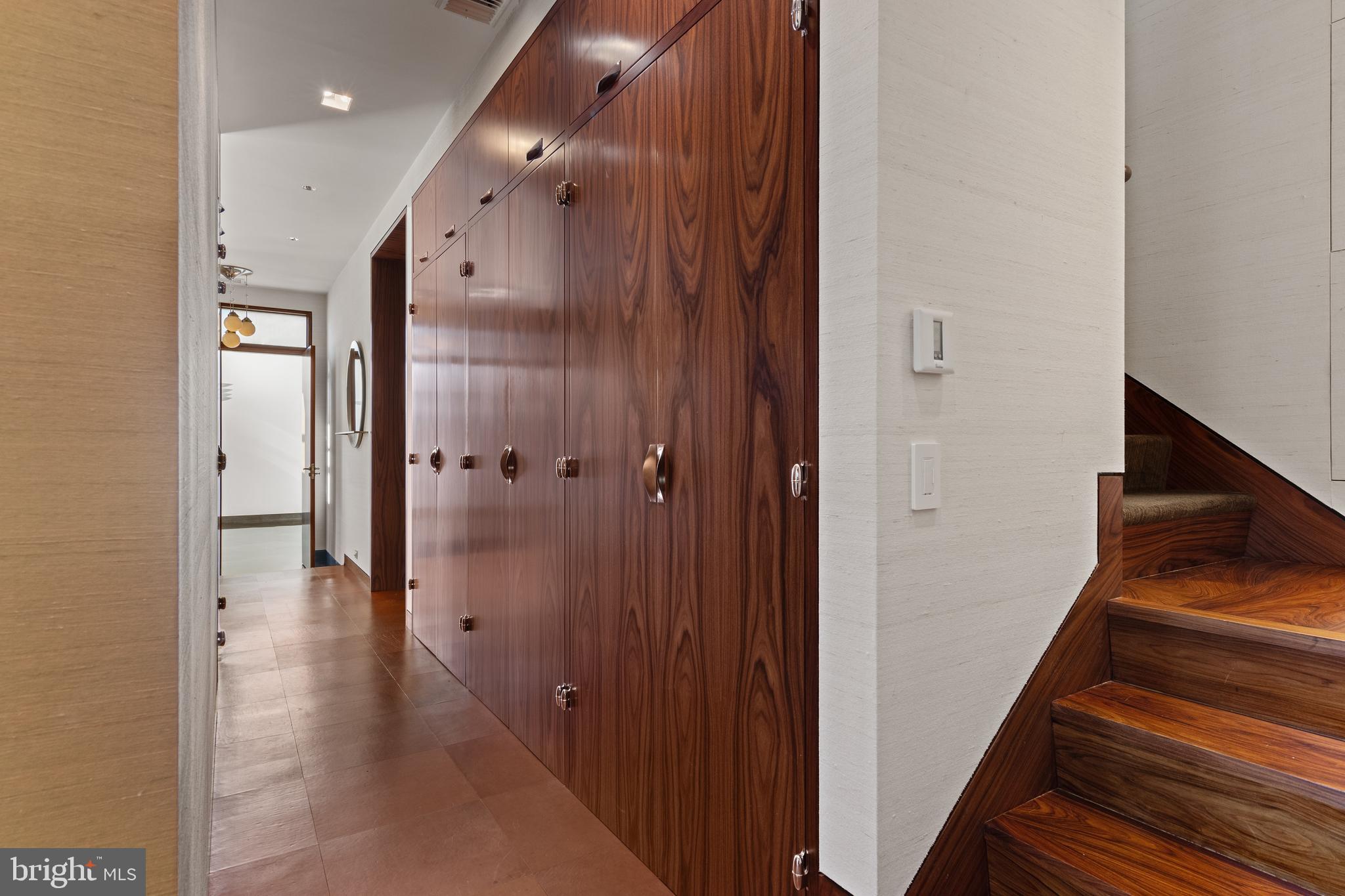 RAVENSCLIFF - Residential