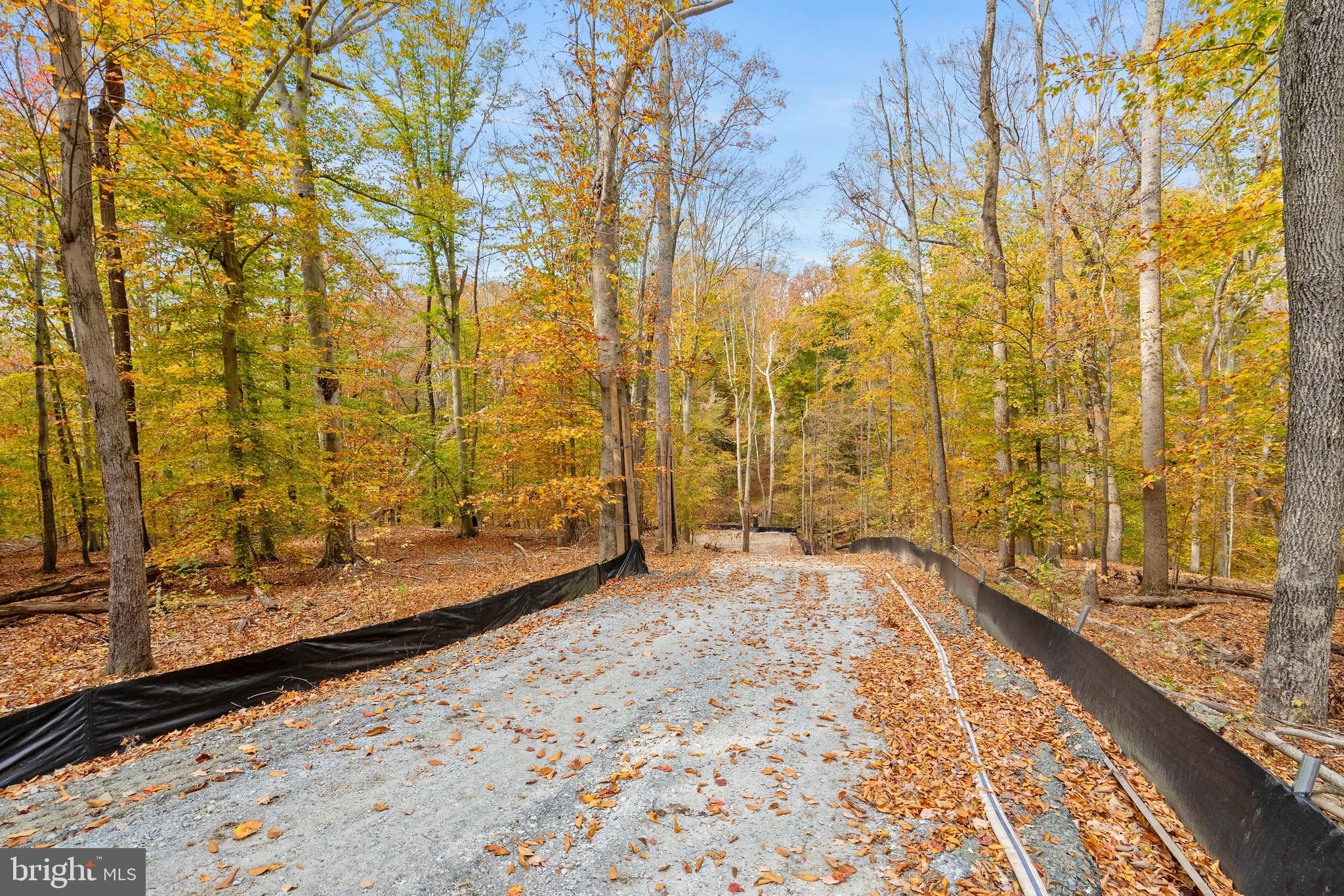 PISCATAWAY BAY - Land