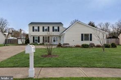 Photo of 45 Stratford Lane, MOUNT LAUREL, NJ 08054 (MLS # NJBL2108222)