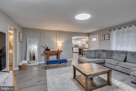 Homes For Sale - 45 Stratford Lane<br/> MOUNT LAUREL, NJ 08054