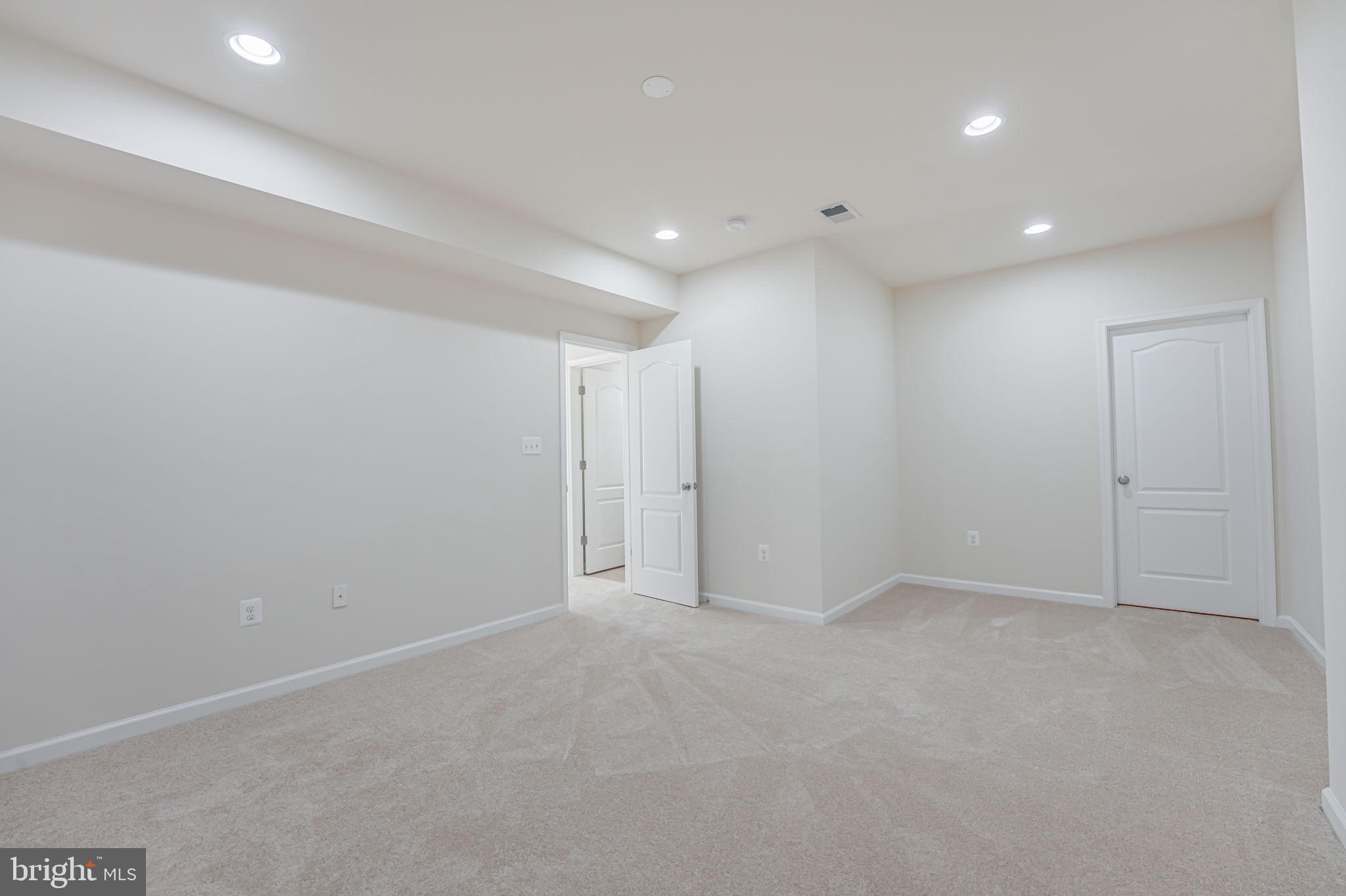 HILLS OF AQUIA - Residential