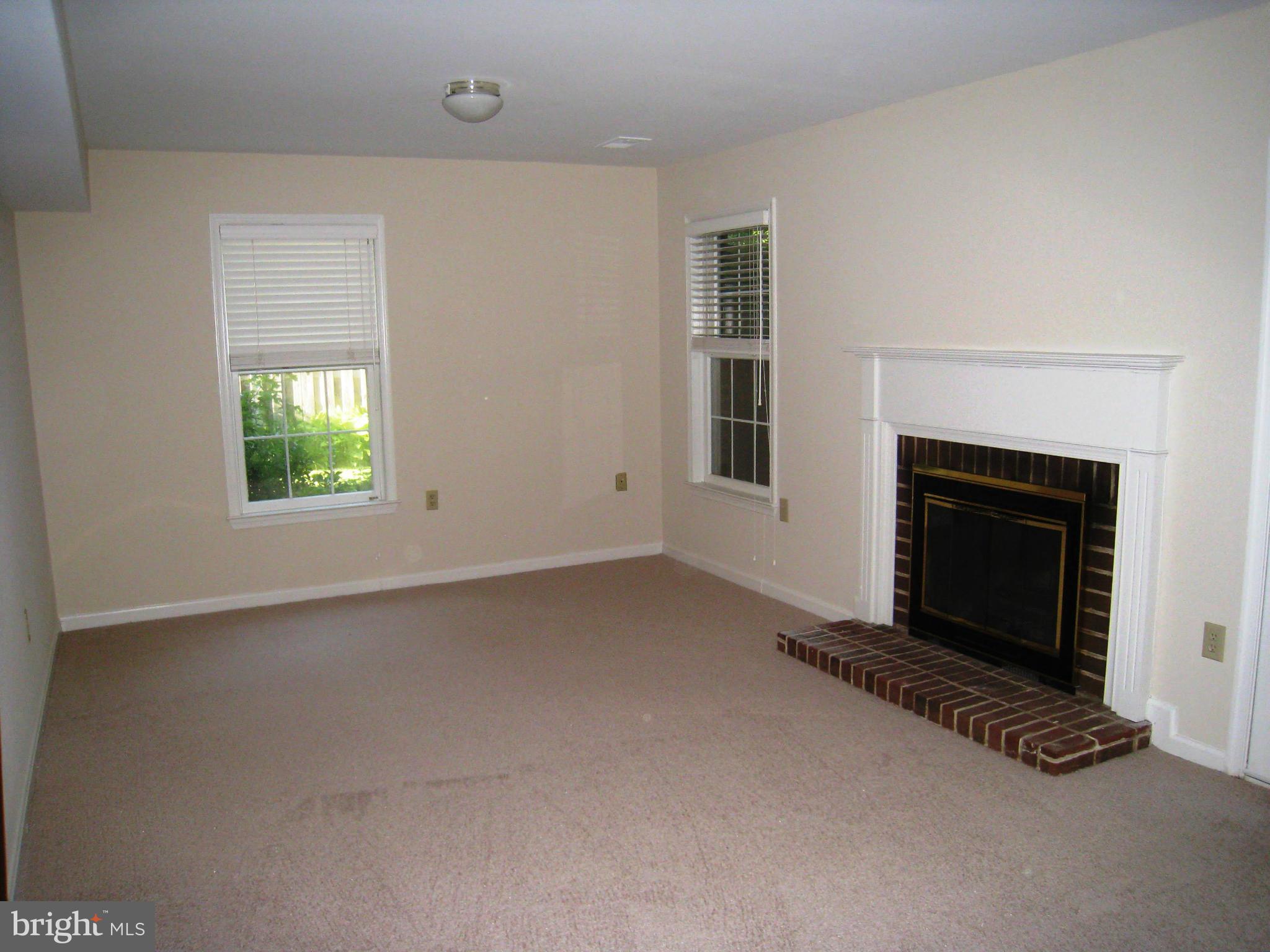 KINGSTOWNE - Residential Lease