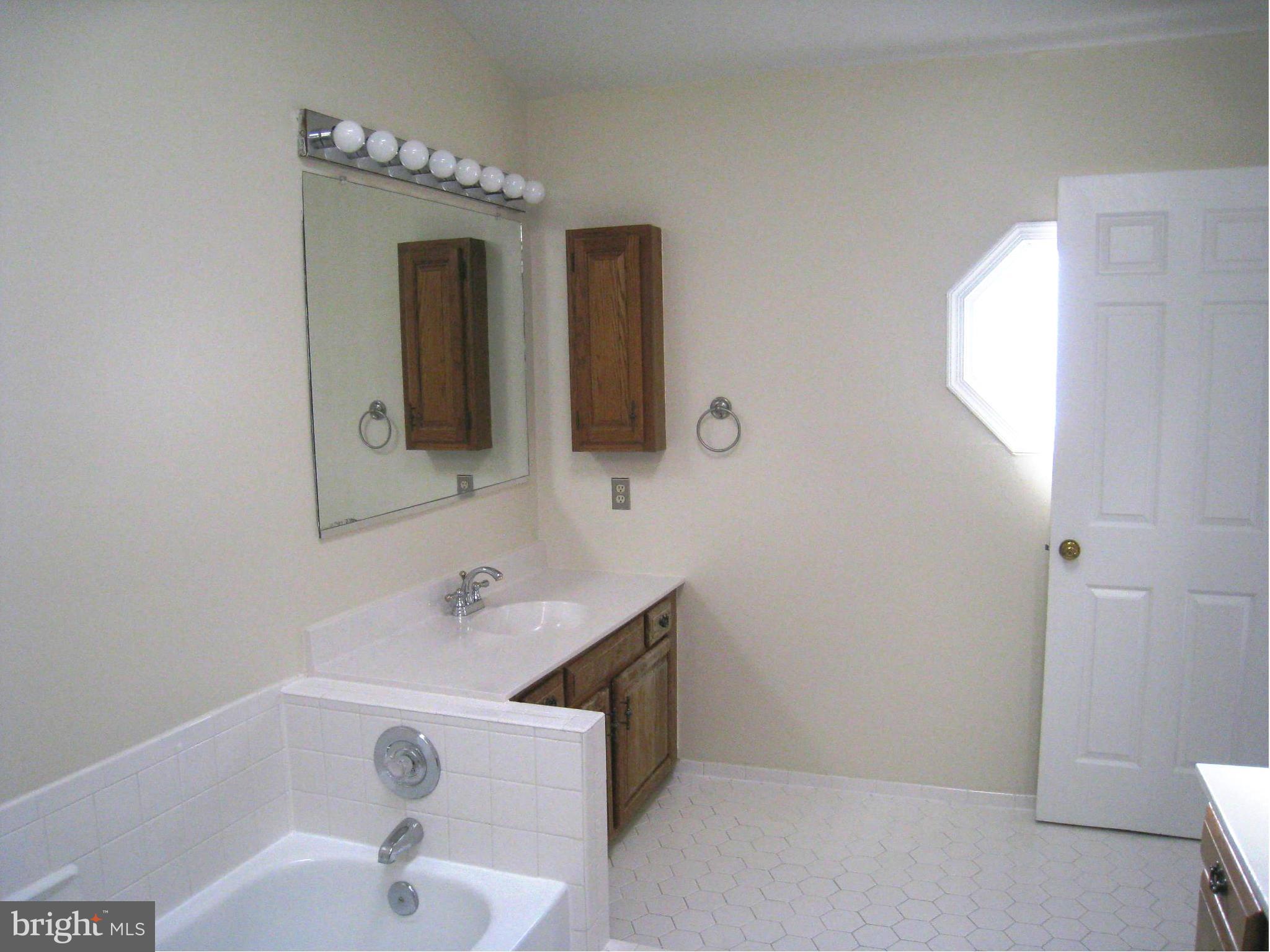 KINGSTOWNE - Residential Lease