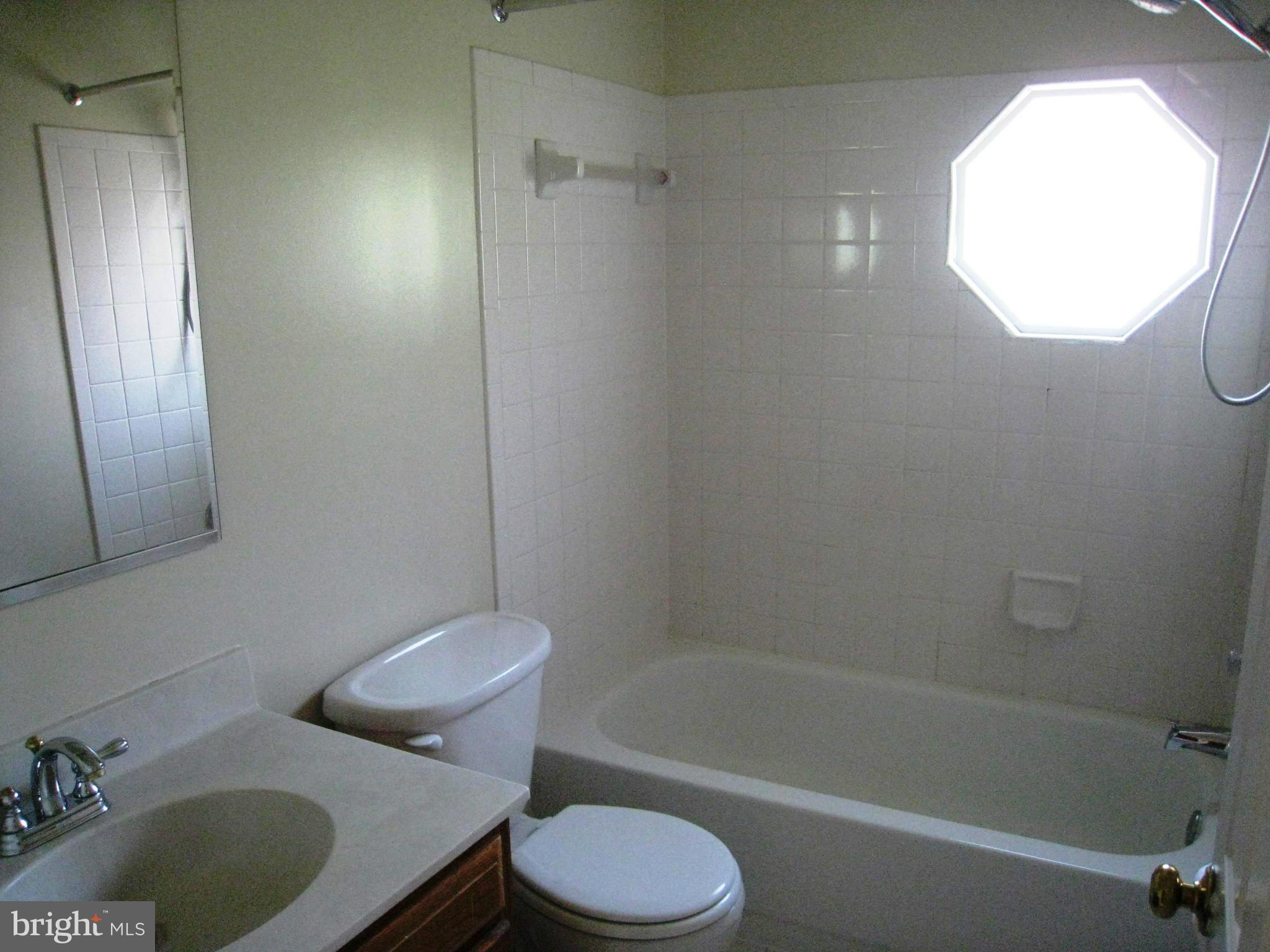 KINGSTOWNE - Residential Lease