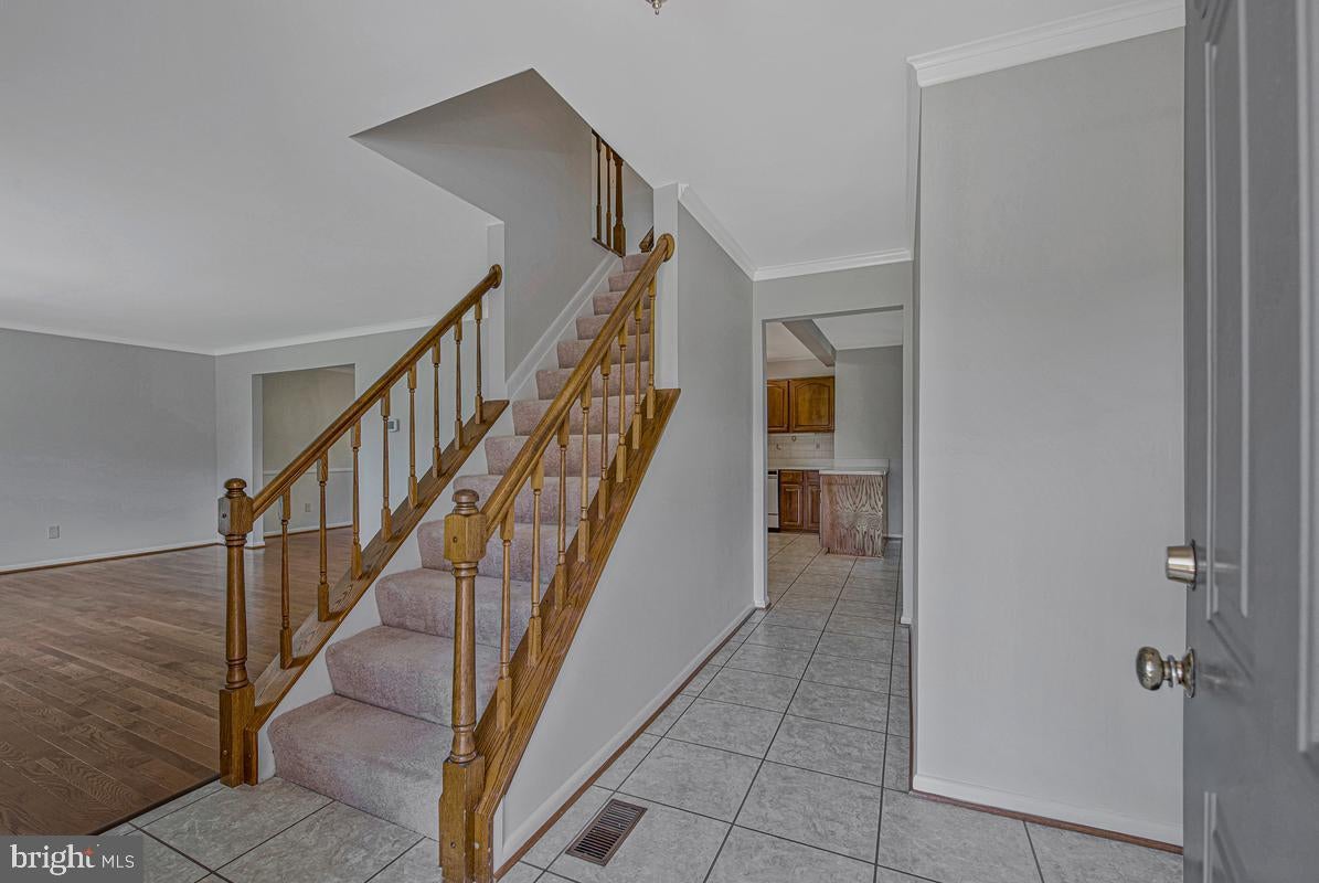 7464 FLAMEWOOD DRIVE