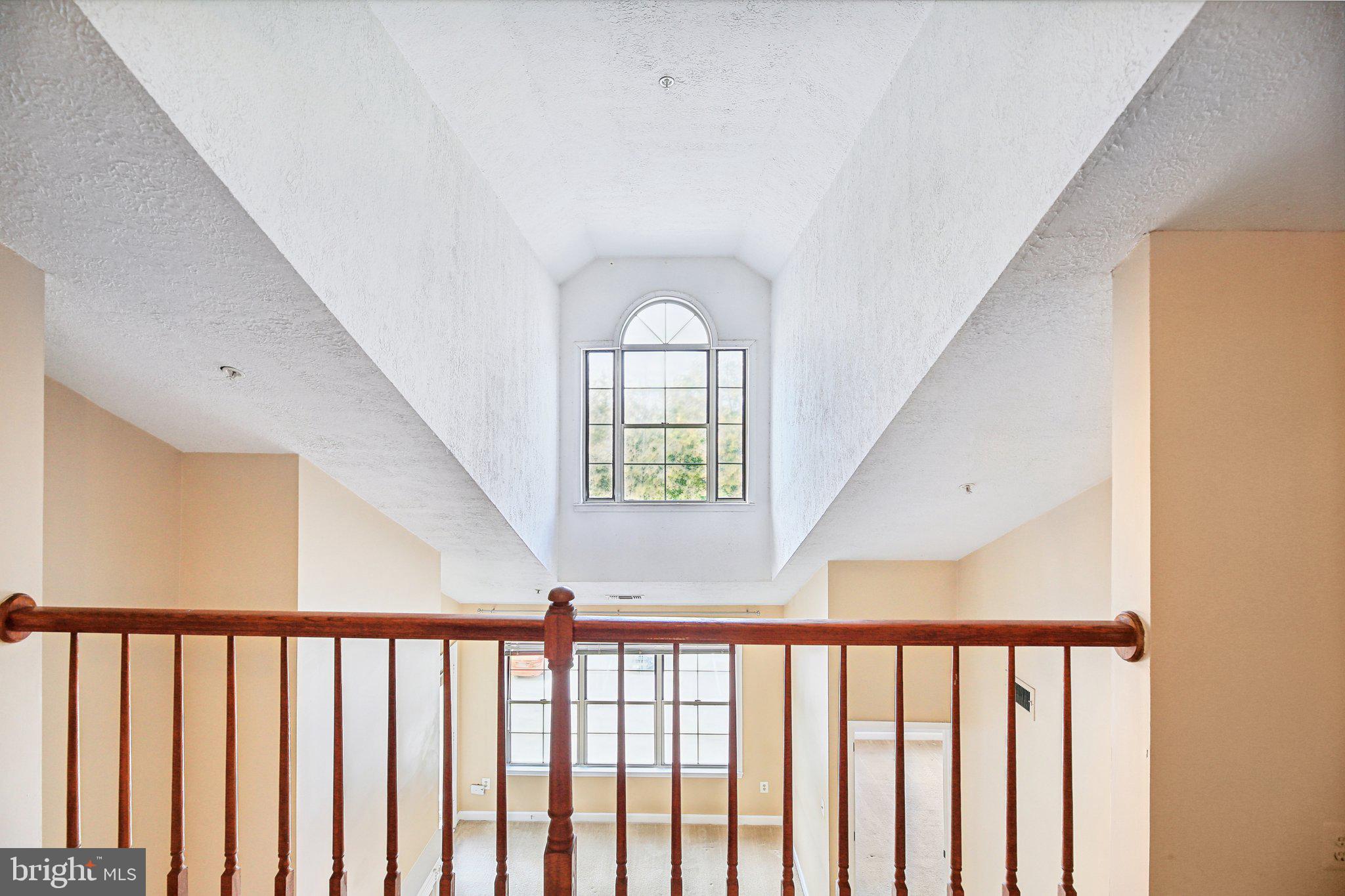 FALLS GABLE - Residential