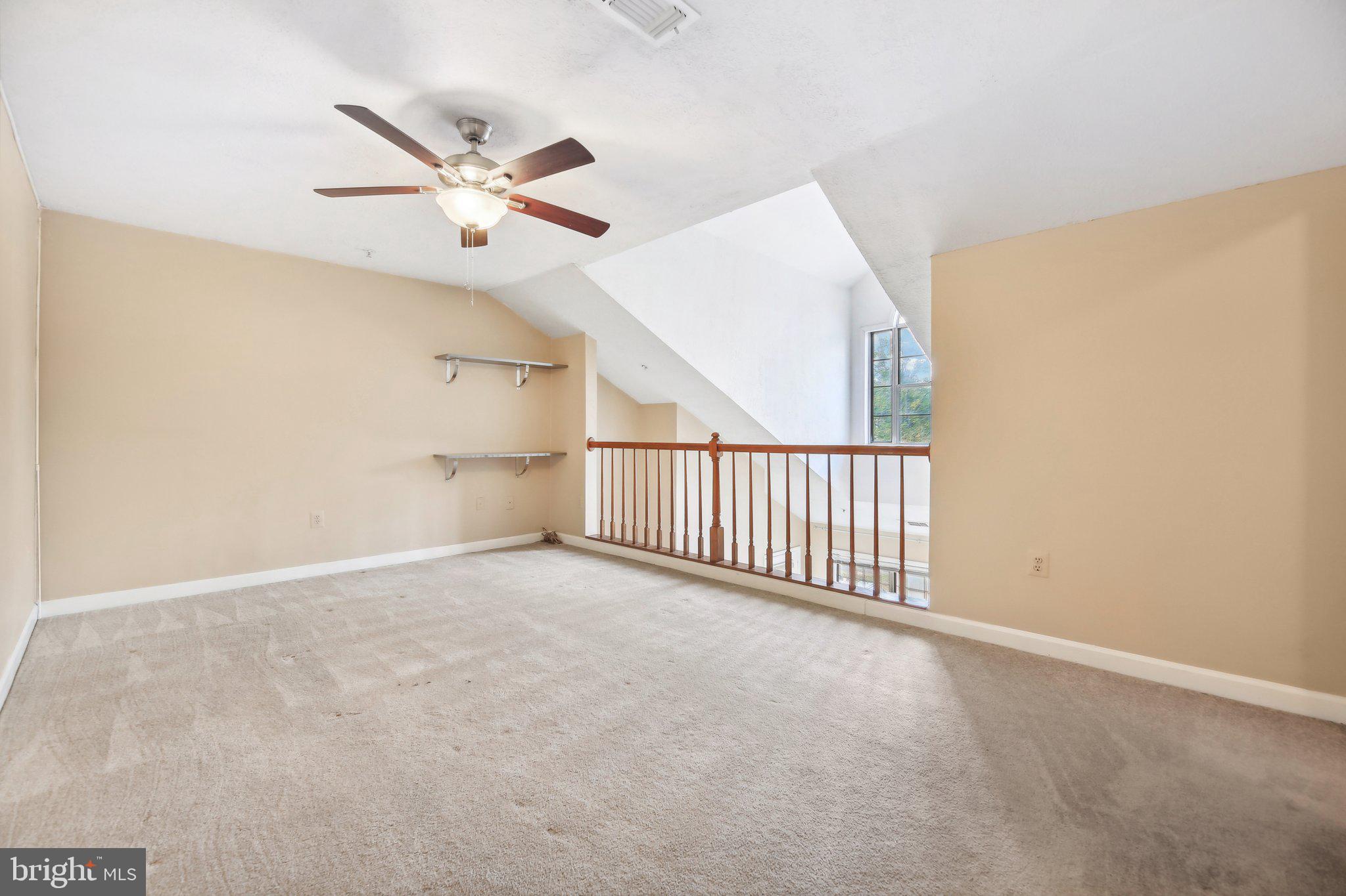 FALLS GABLE - Residential