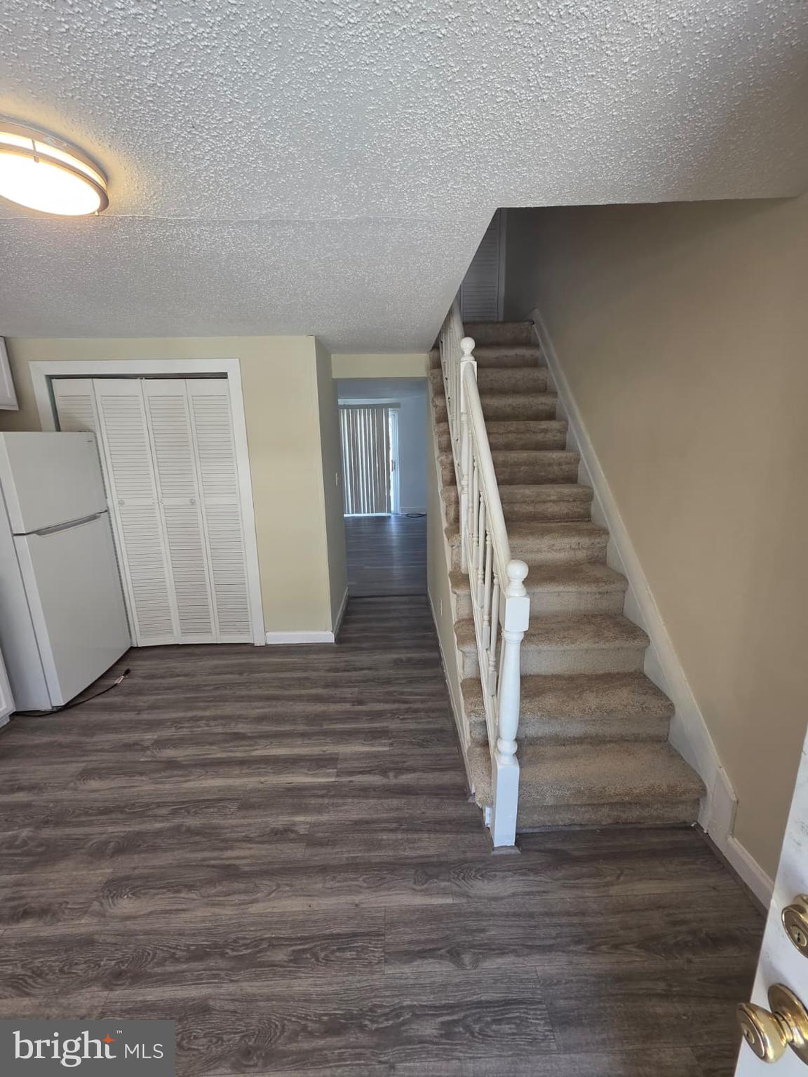 WINDMILL SQUARE - Residential Lease