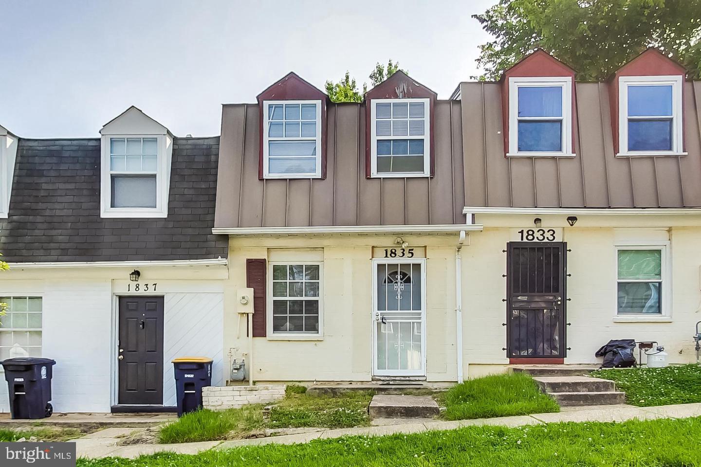 WINDMILL SQUARE - Residential Lease