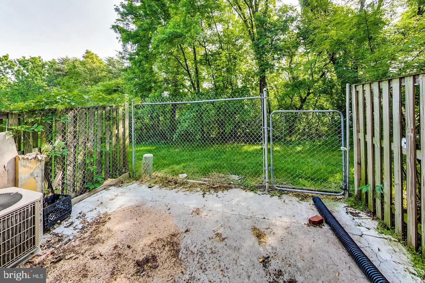 1835 VILLAGE GREEN DRIVE