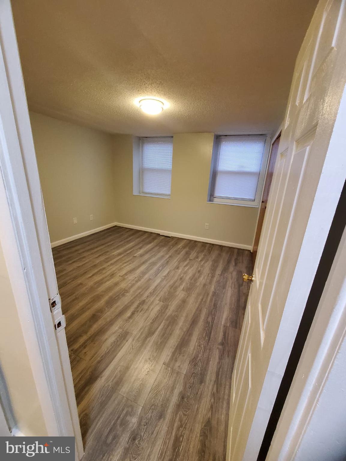 WINDMILL SQUARE - Residential Lease