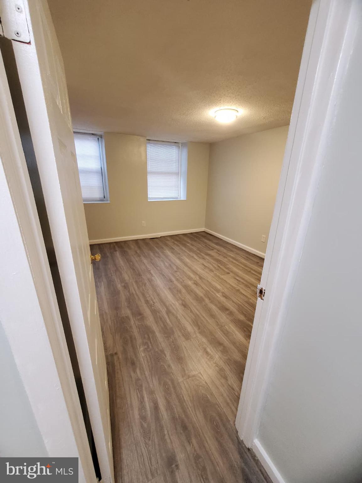 WINDMILL SQUARE - Residential Lease