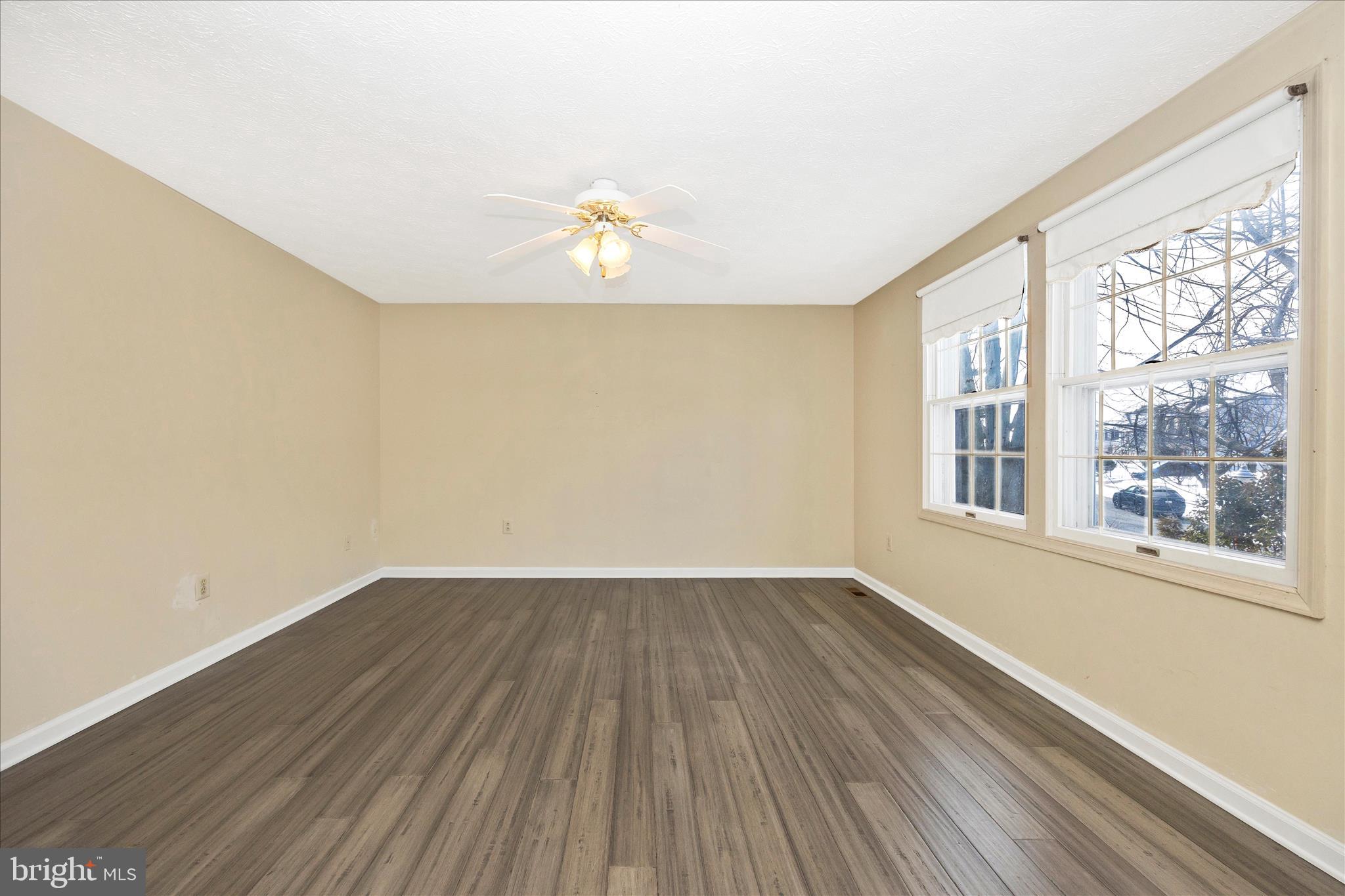 HILLCREST ORCHARDS - Residential