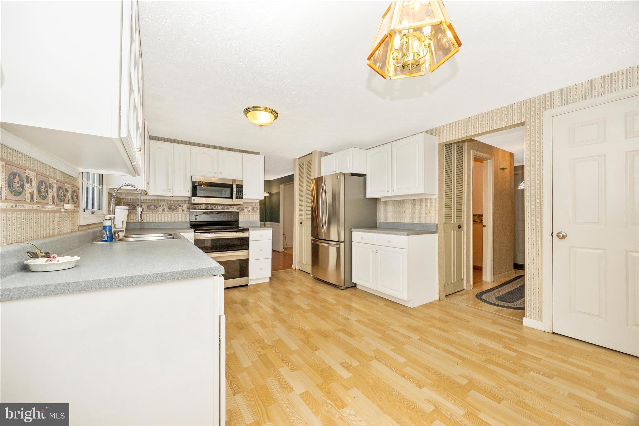 HILLCREST ORCHARDS - Residential