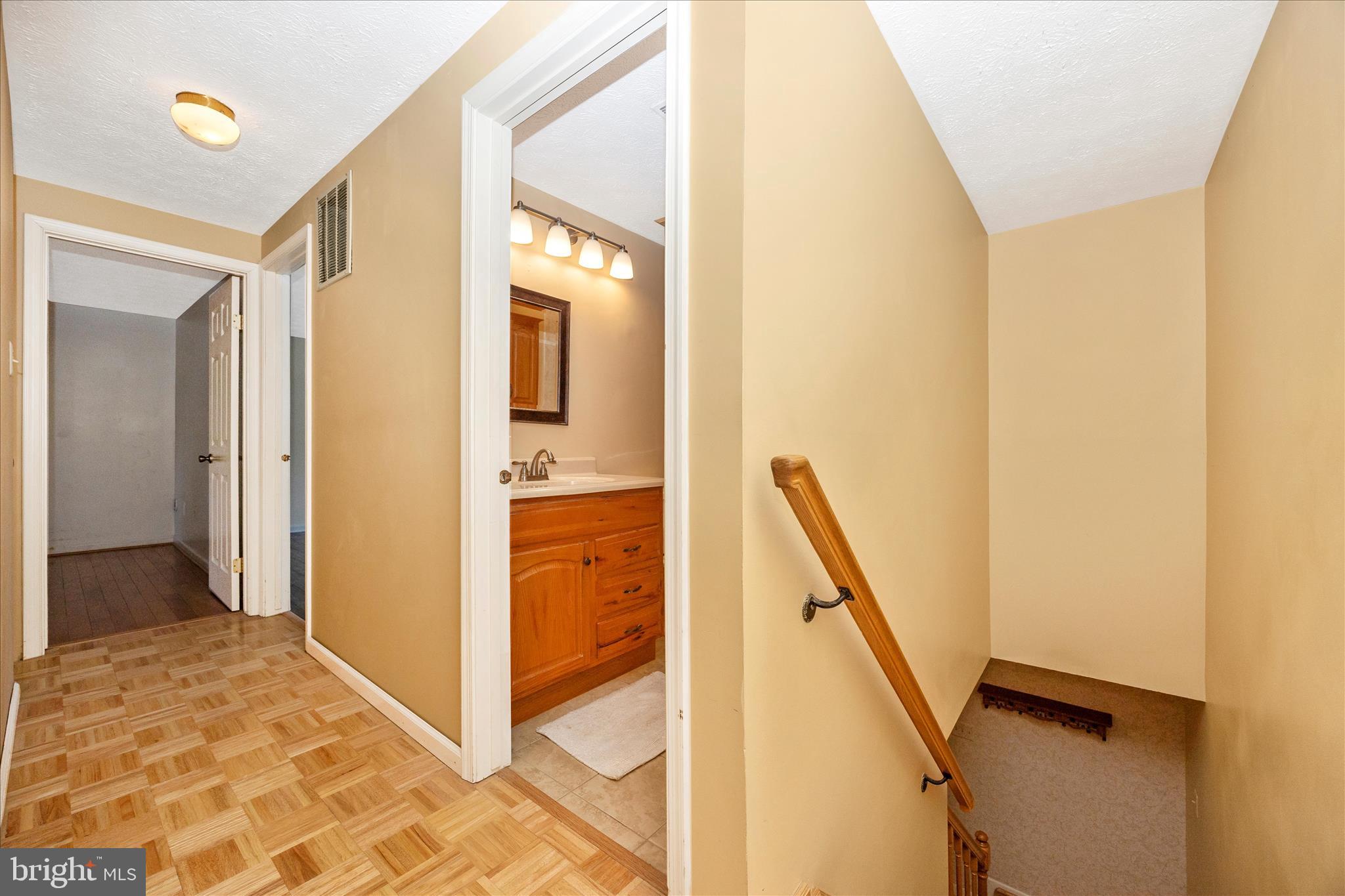 HILLCREST ORCHARDS - Residential