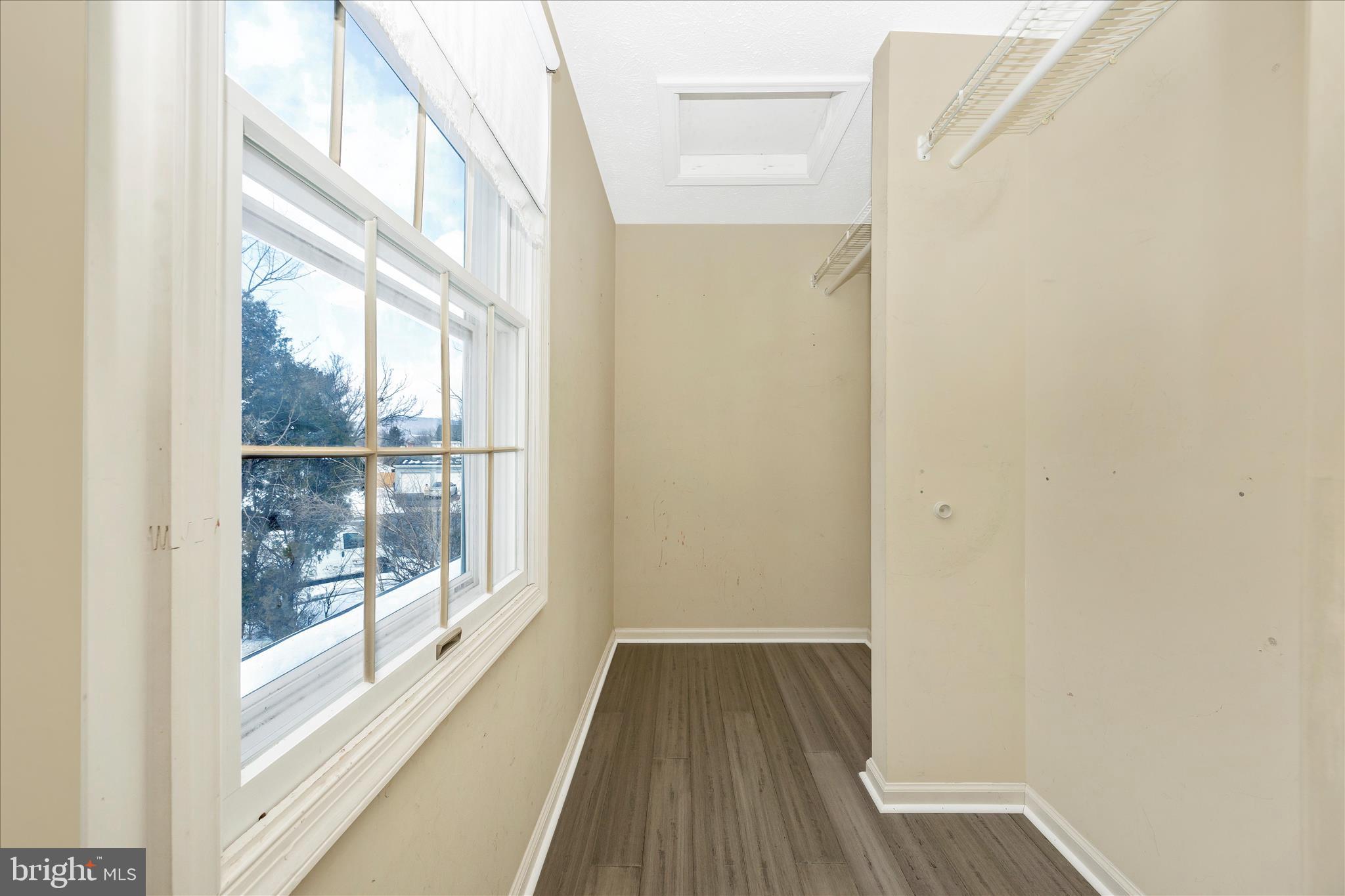 HILLCREST ORCHARDS - Residential