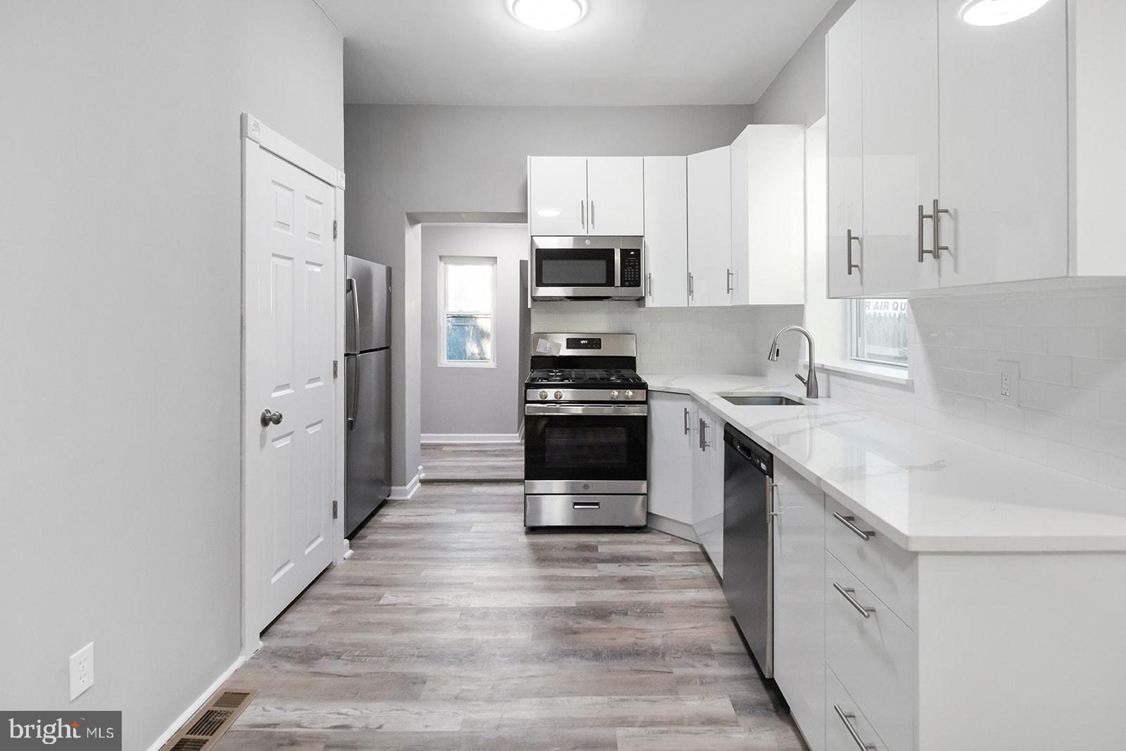 STRAWBERRY MANSION - Residential