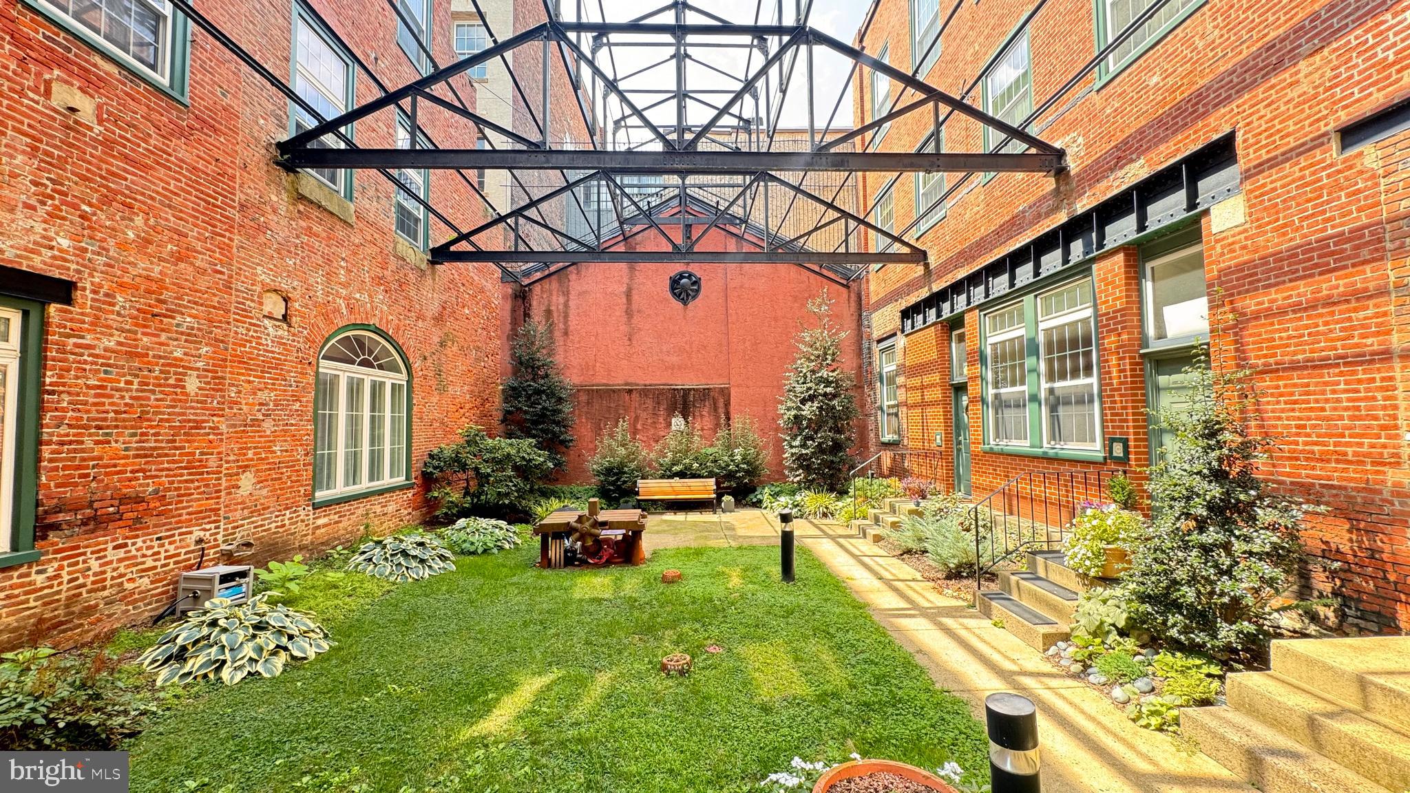 OLD CITY - Residential