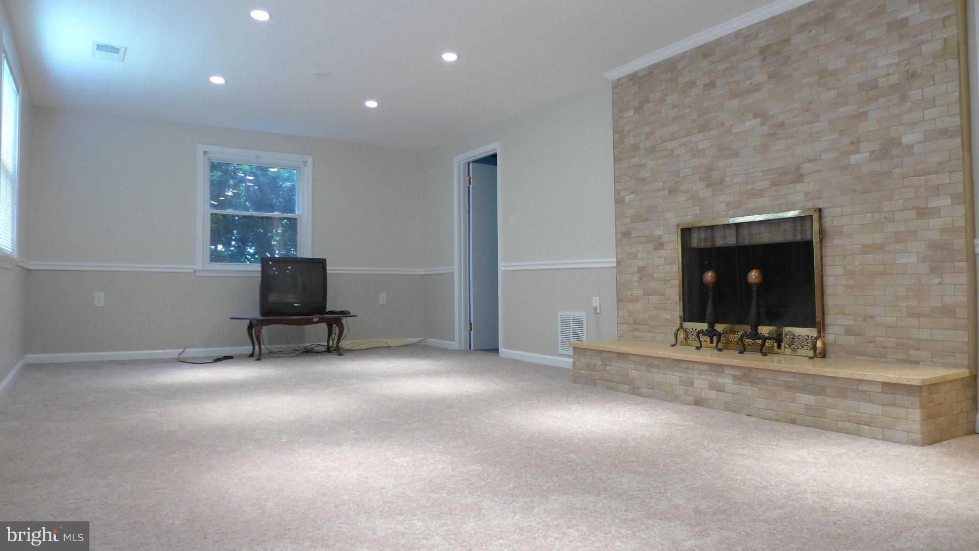 CALVERTON - Residential