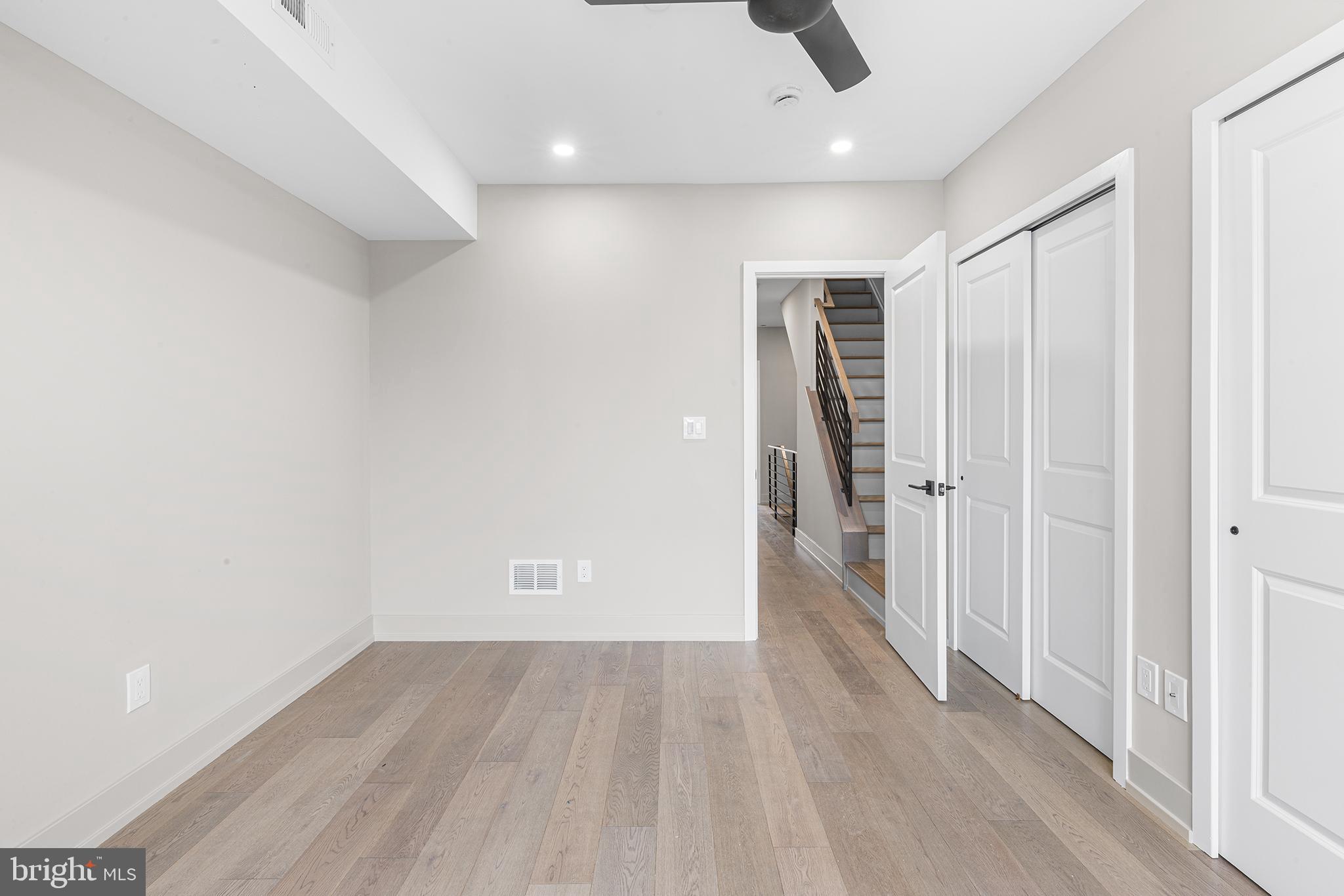 POINT BREEZE - Residential