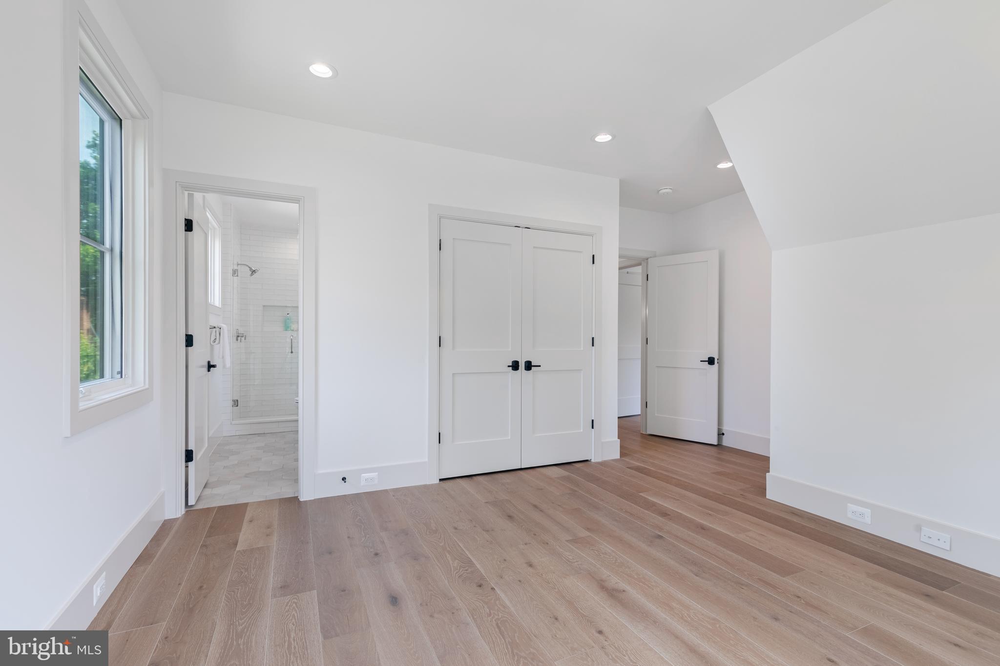 WAYCROFT - WOODLAWN - Residential