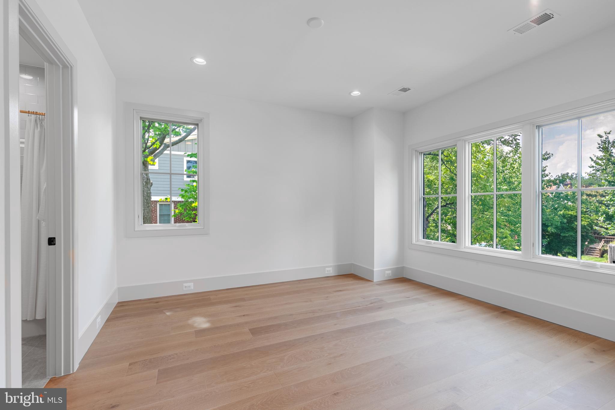 WAYCROFT - WOODLAWN - Residential