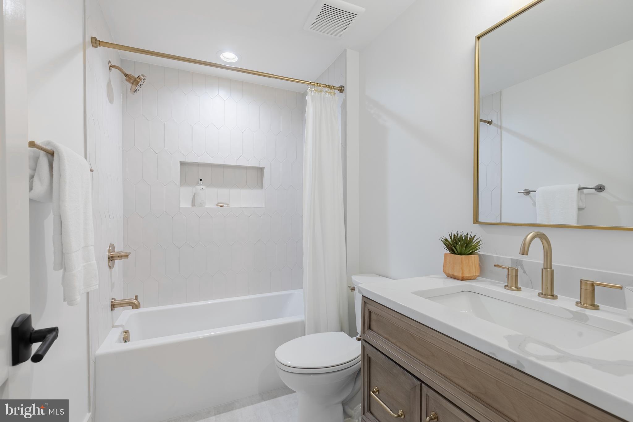 WAYCROFT - WOODLAWN - Residential