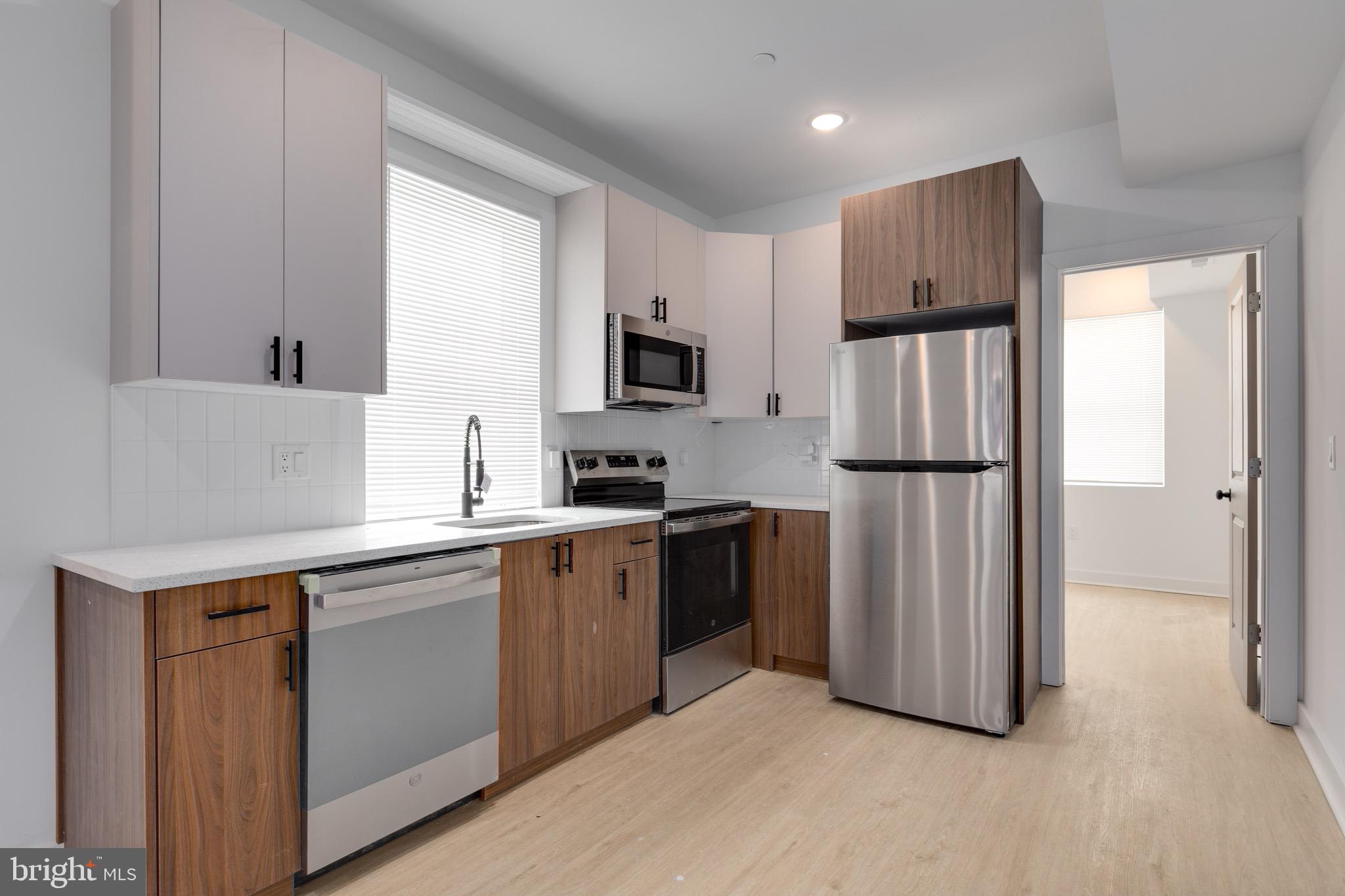 4153 MANTUA AVENUE 2