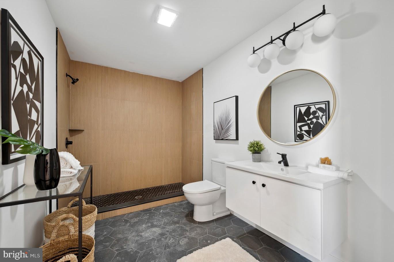 PORT RICHMOND - Residential Lease