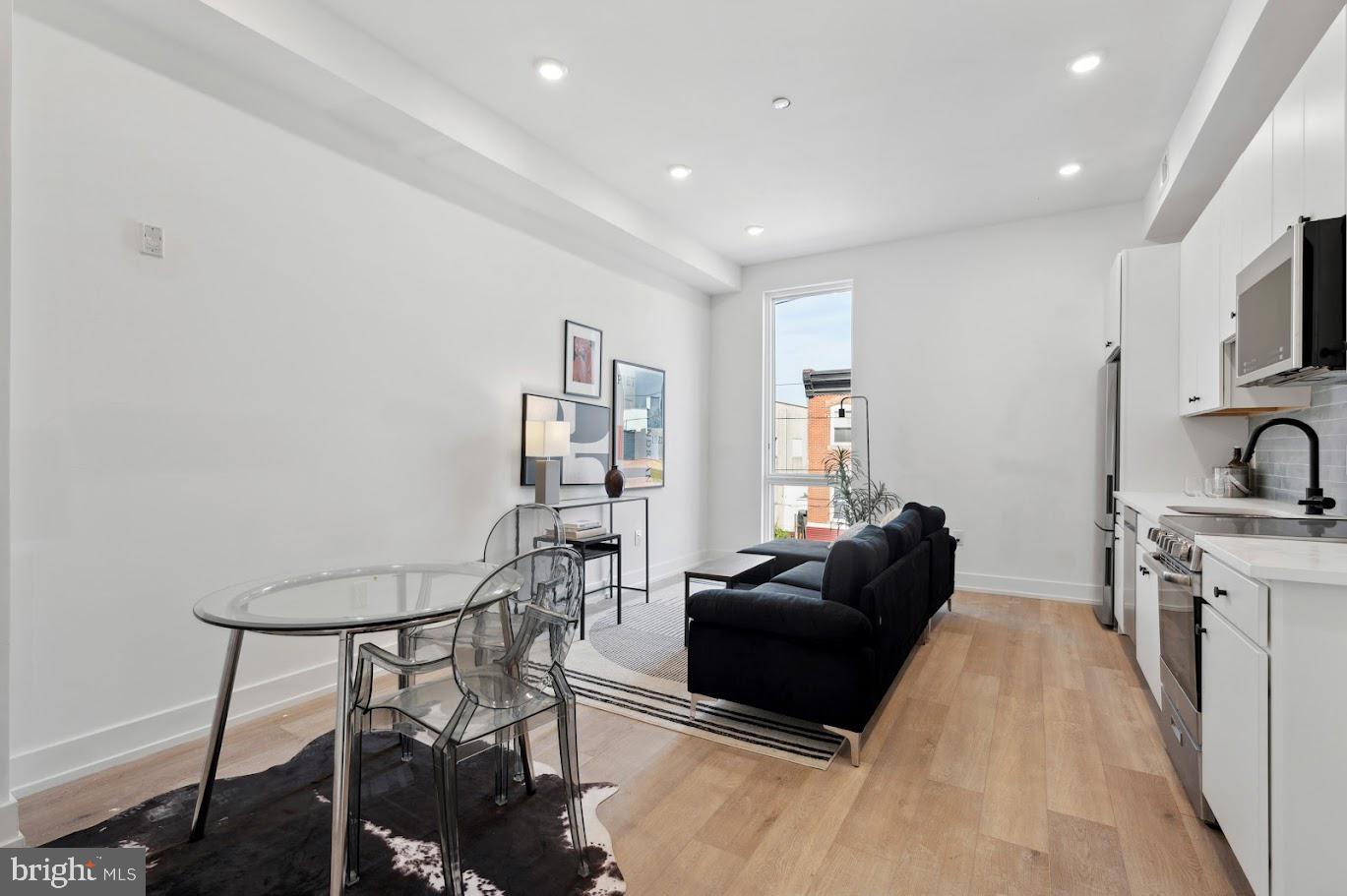 PORT RICHMOND - Residential Lease