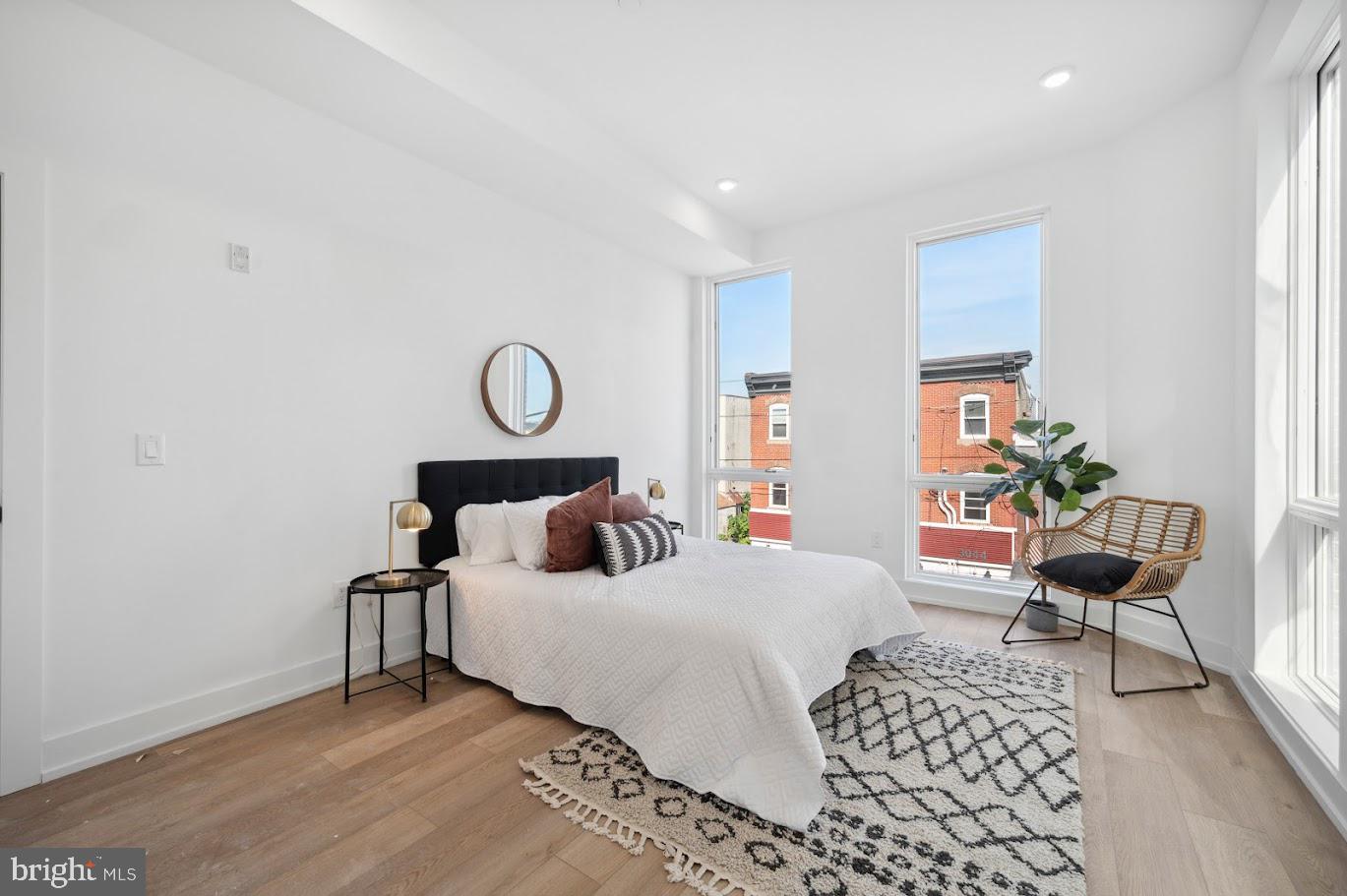 PORT RICHMOND - Residential Lease