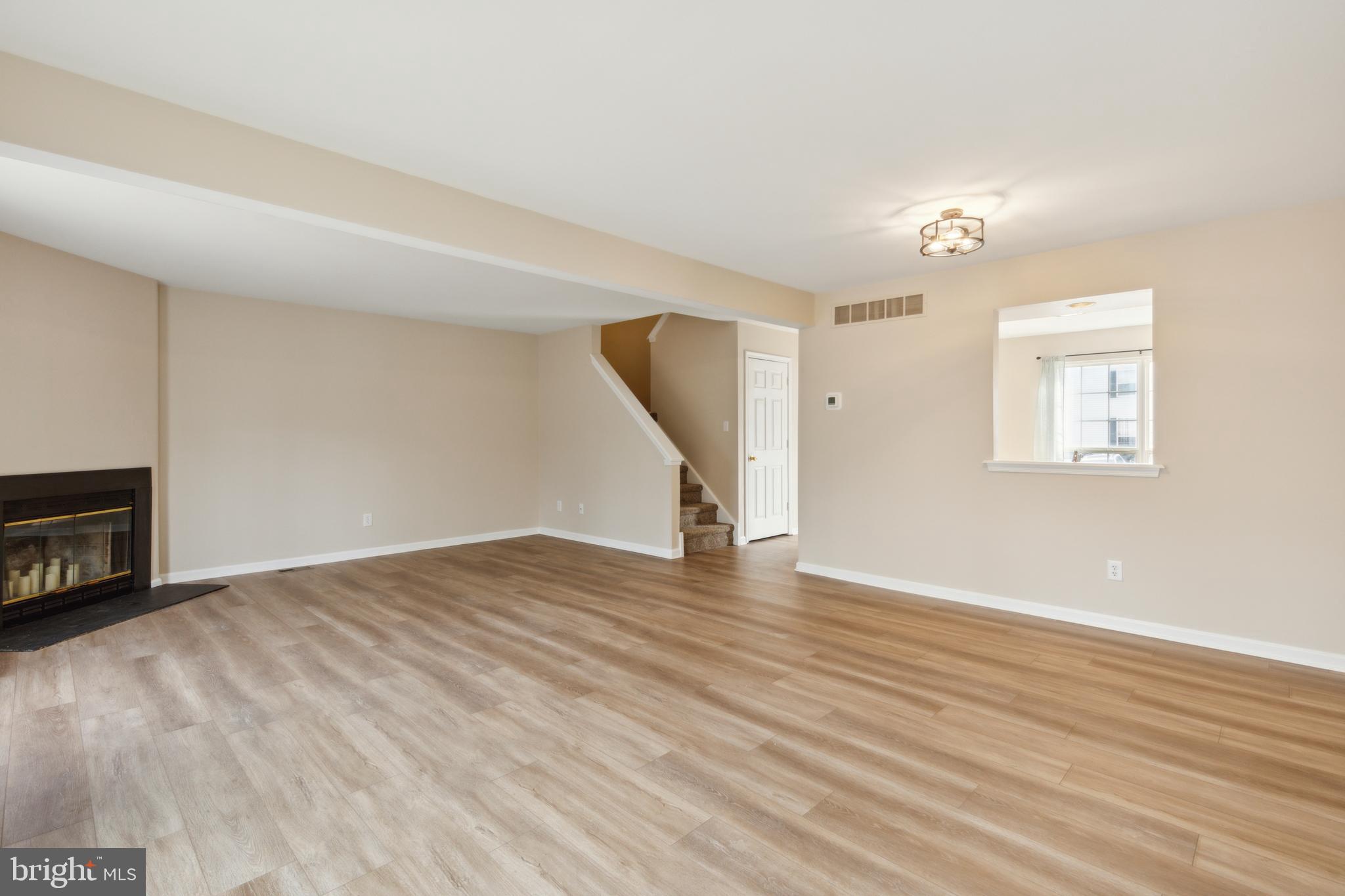 SPRING MOUNT - Residential Lease